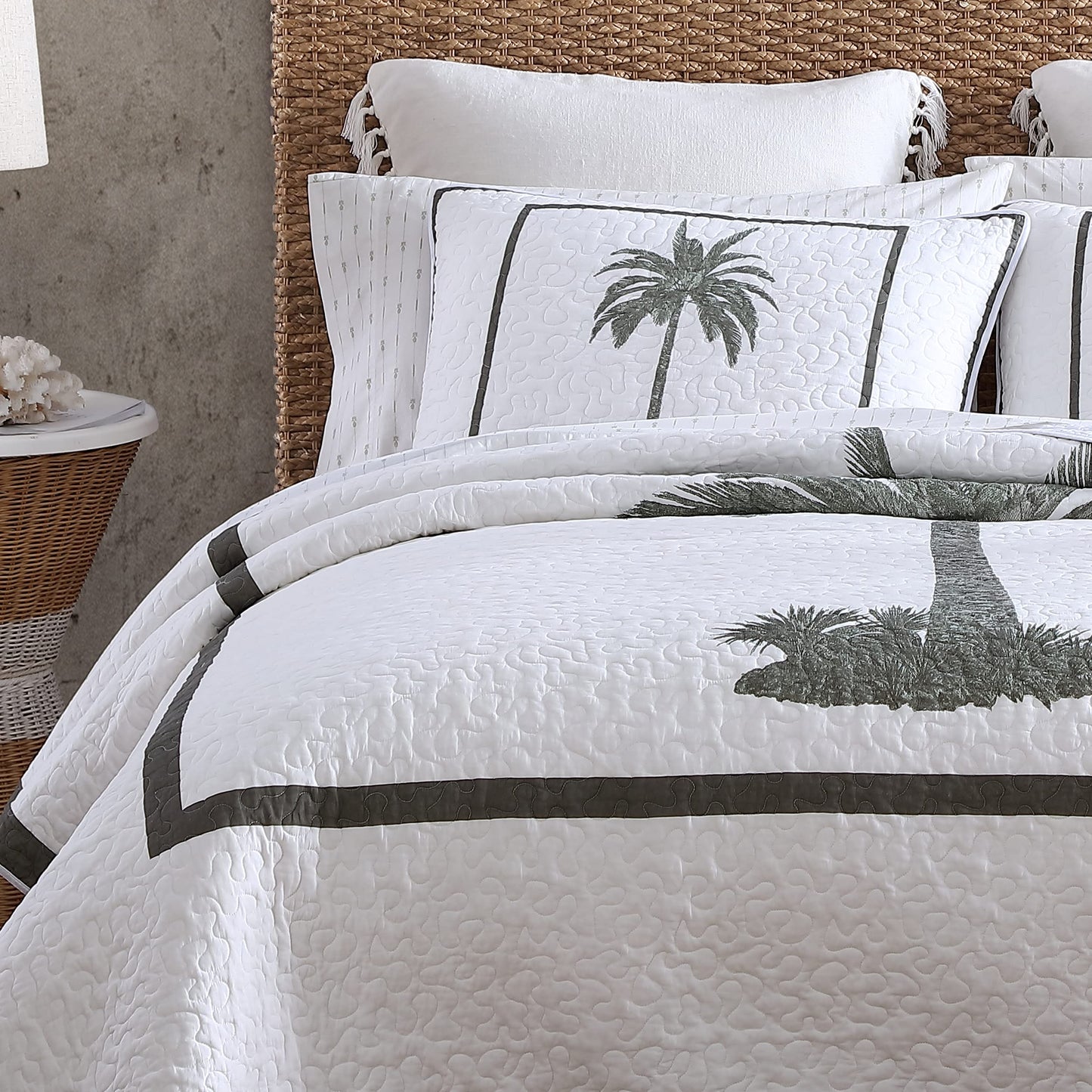 Tommy Bahama - King Quilt, Reversible Cotton Bedding, Breathable Bedding Set for All Seasons (Palm Island Green, King)