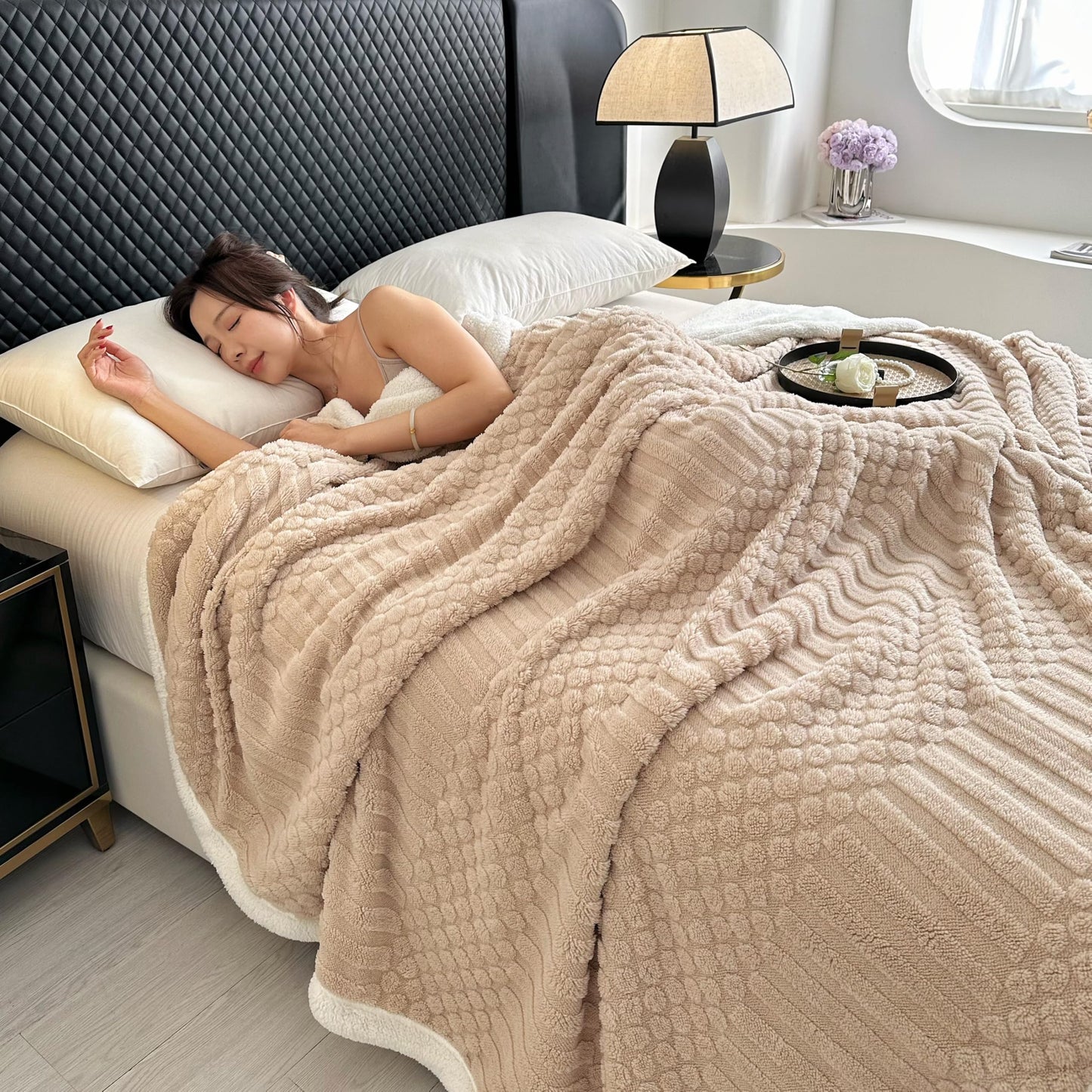 UKELER Sherpa Bed Blanket 80 × 90 inch, Ultra Soft Queen Size Throw Blankets for All Season, Cozy Plush Striped Fleece Blanket for Bedroom Living Room Dorm Hostel Sofa Camping, Camel