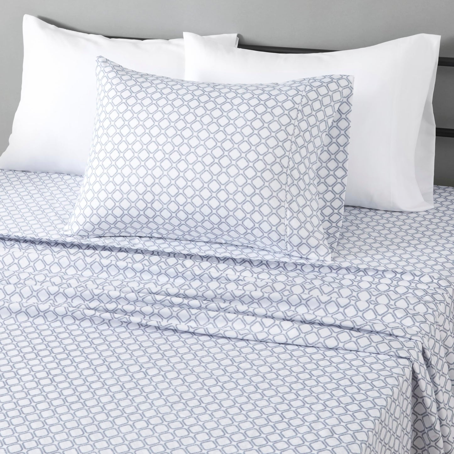Amazon Basics Lightweight Microfiber 3-Piece Bed Sheet Set, Twin XL, Aqua, Printed