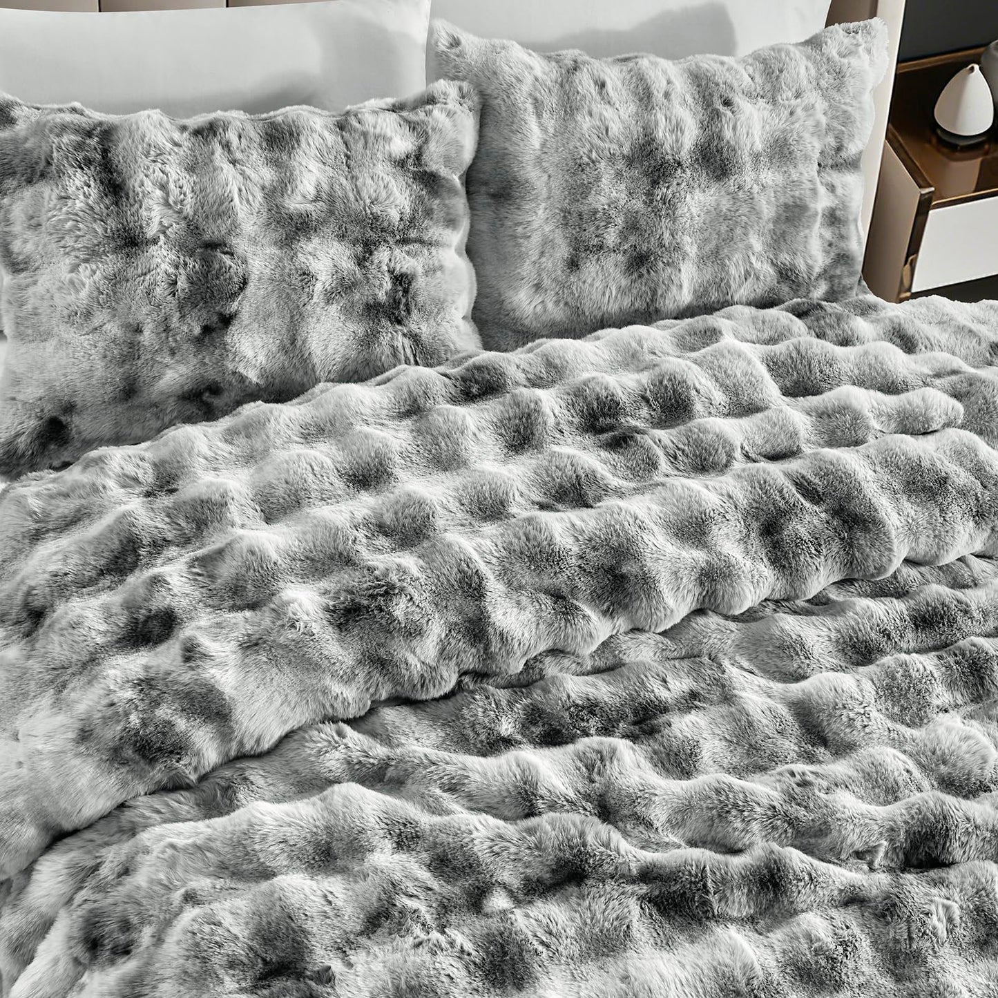 Fredsure Faux Rabbit Fur Comforter Set, 3 Pieces Tie Dye Grey Queen, Faux Rabbit Fur Face and Microfiber Reverse