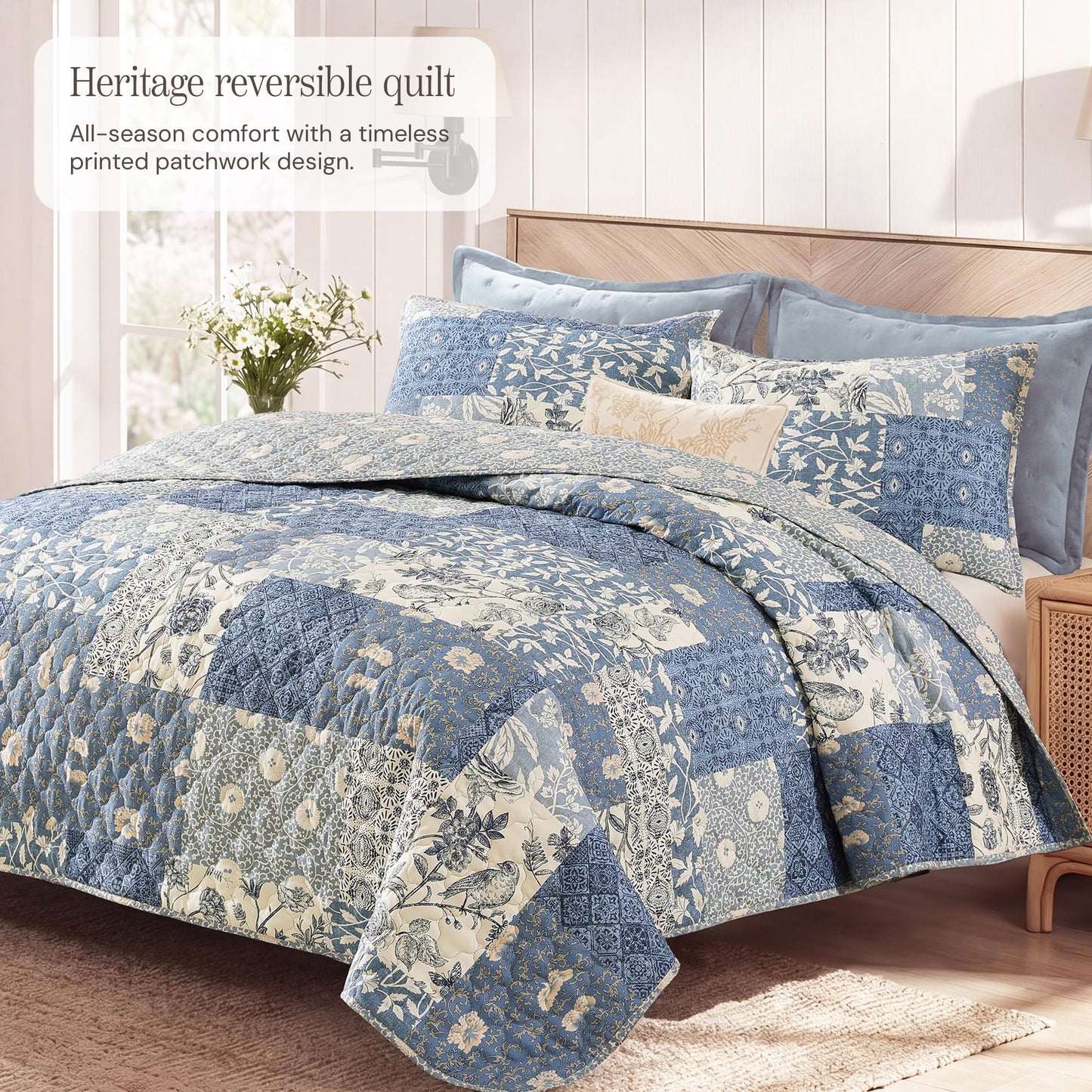BLOOMHAVEN Quilt Set Queen Size, Patchwork Blue Floral Quilt Sets, Reversible Bedspread Lightweight and Breathable for All Seasons, Soft Quilted Bedspread with 2 Pillow Shams