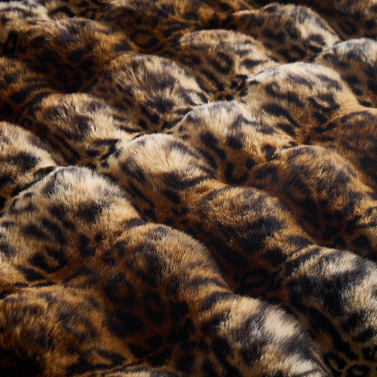 UKELER Leopard Throw Blanket 50''x60'', 750 GSM Double Sided Faux Fur Blankets and Throws for Bed Sofa Travel and Camping, Super Soft Cozy Fluffy Plush Blanket, Cheetah Print Blankets for All Seasons
