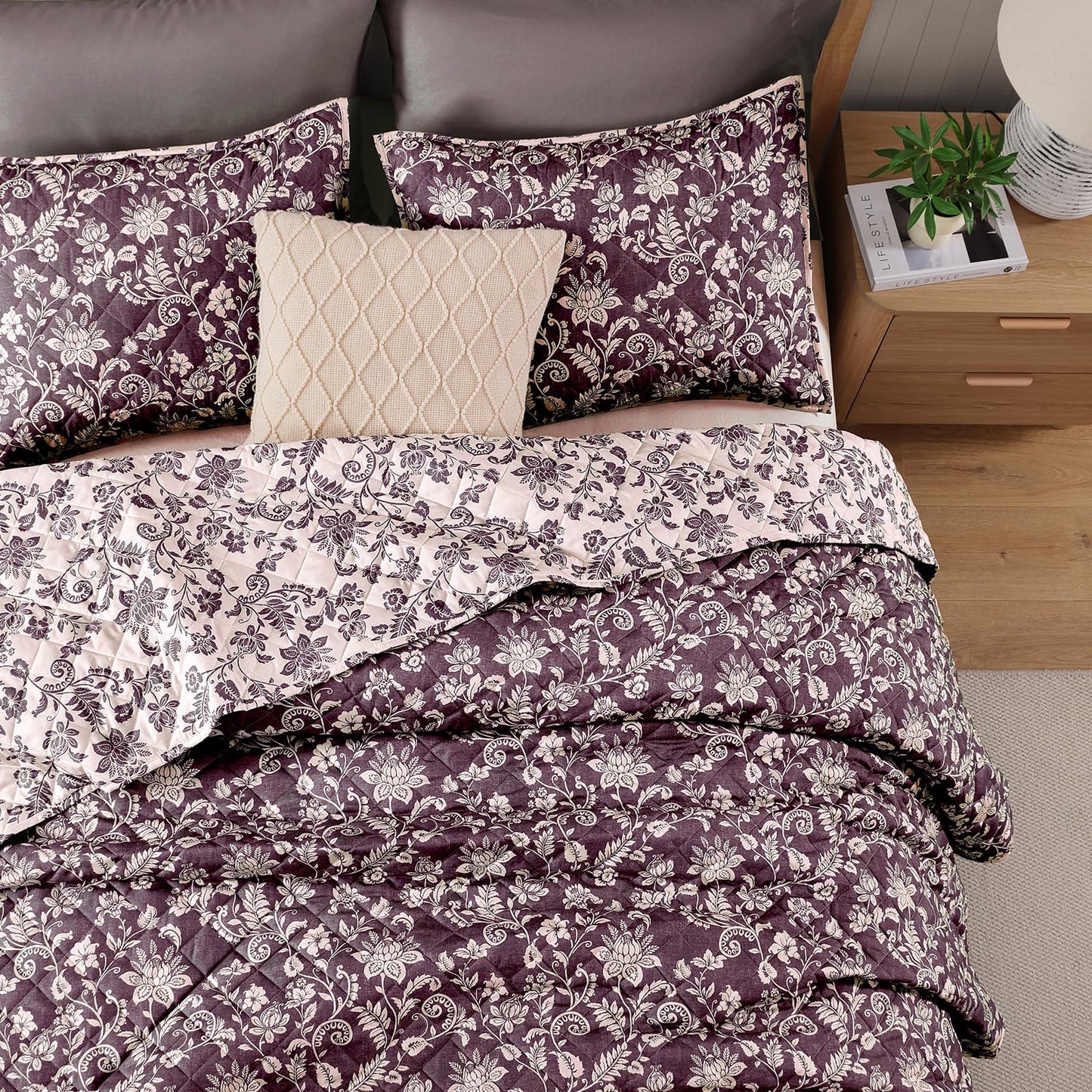 BLOOMHAVEN Quilt Set King Size, Italian Plum Floral Quilt Sets, Reversible Bedspread Lightweight and Breathable for All Seasons, Soft Quilted Bedspread with 2 Pillow Shams