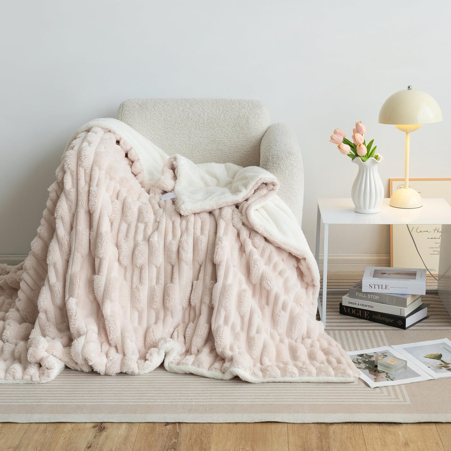 UKELER Sherpa Bed Blanket 80 × 90 inch, Ultra Soft Queen Size Throw Blankets for All Season, 610 GSM Cozy Plush Striped Fleece Blanket for Bedroom Living Room Dorm Hostel Sofa Camping, Off White