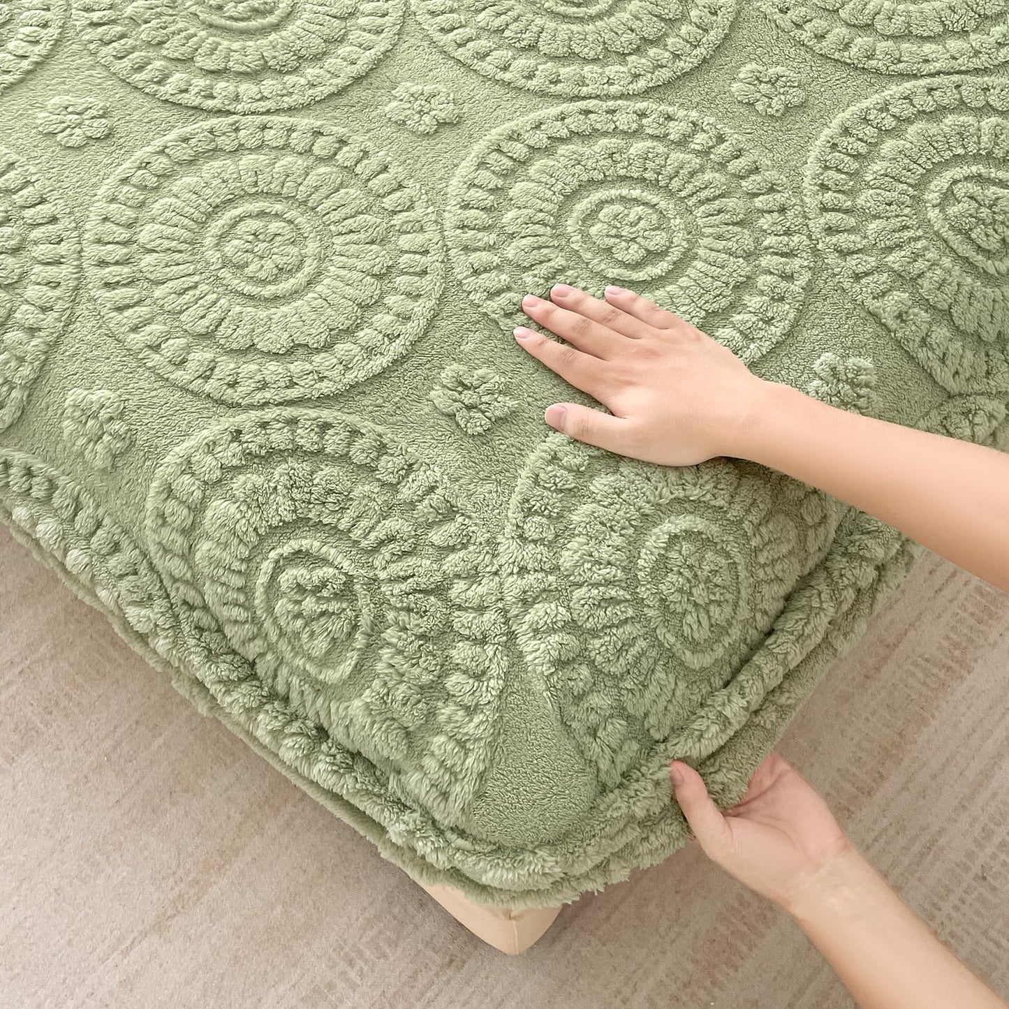 LweiPsqLin Twin Fitted Sheet Only - Deep Pocket Fluffy Velvet Fitted Bed Sheet - Ultra Soft, Wrinkle & Fade Resistant, Boho Floral Pale Green Bedding