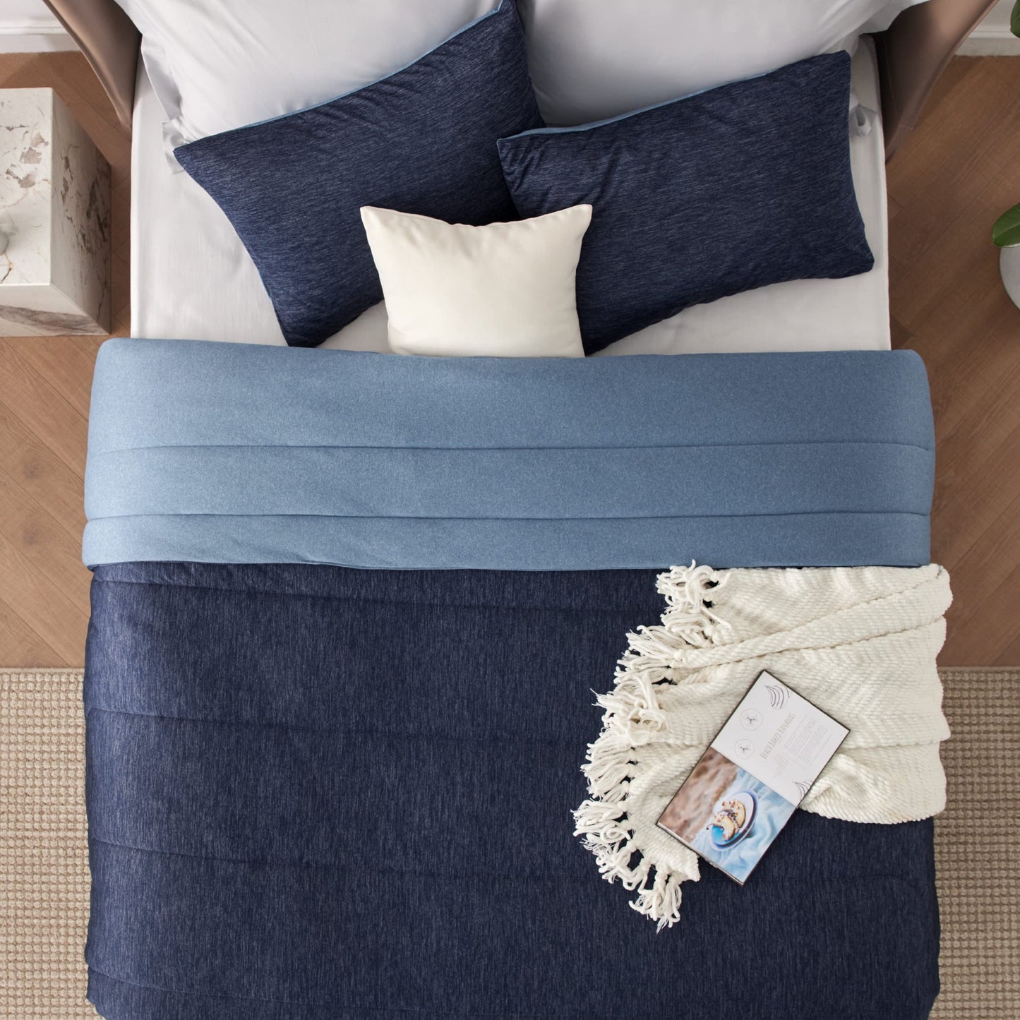 Bedsure Queen Comforter Set - Cooling and Warm Bed Set, Navy Blue Reversible Bedding for All Season, 3 Pieces, 1 Queen Size Comforter (88"x88") and 2 Pillow Cases(20"x26")