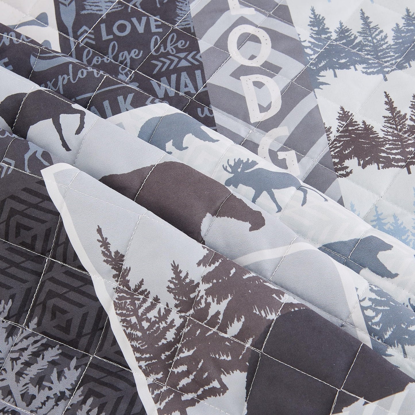 Market & Place Rustic Quilts Full/Queen Size | 3-Piece Cabin Comforter Set with Shams | Reversible Lodge Wildlife Bedding for All Season | Denali Collection (Full/Queen, Wildlife Woods)