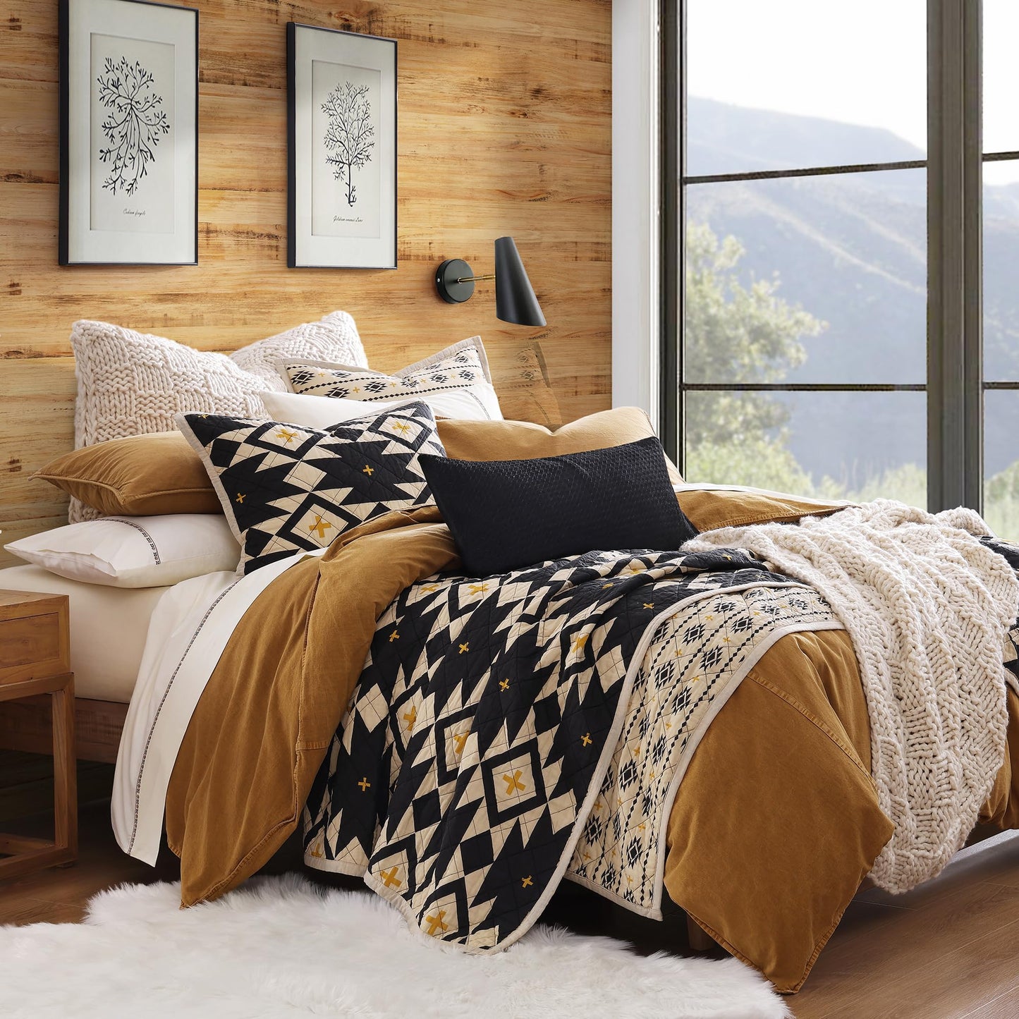 Paseo Road High Desert King Quilt Set, 3 Piece Rustic Western Bedding Set with Pillow Shams, Lightweight Reversible Cotton Quilt with Southwestern Aztec Pattern, Soft Breathable Cozy Boho Bedding