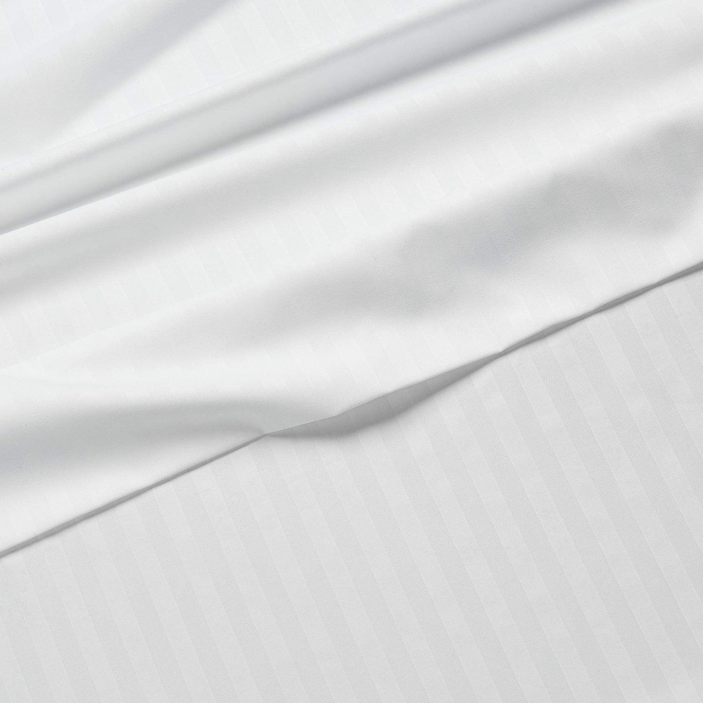 Amazon Basics Soft, Breathable, Wrinkle-Free Microfiber 4-Piece Bed Sheet Set, Full Size, Bright White Striped