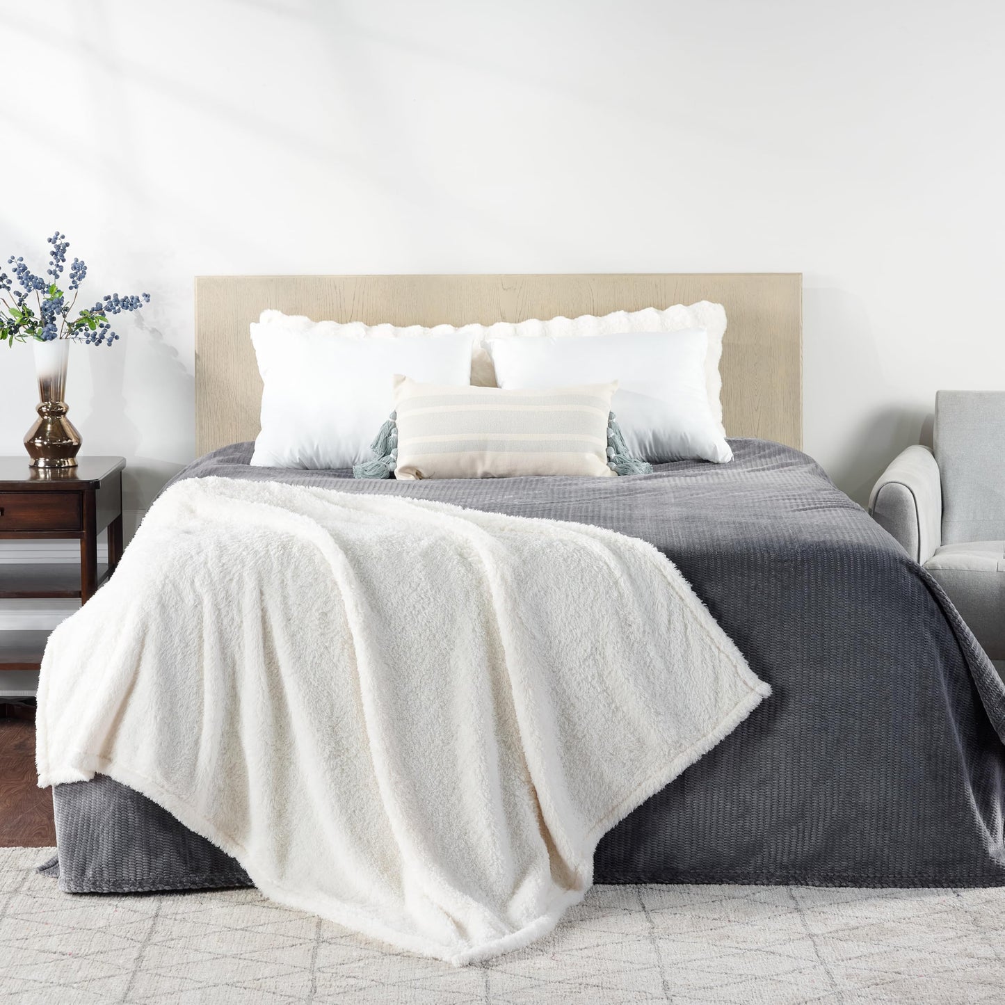 CBCHome Cozy Chenille Sherpa Throw Blanket - Soft, Plush, Fluffy Sofa and Bed Throw, Great Gift for Women, Teens - All Season Home Décor (Apple Butter, 50" x 60")