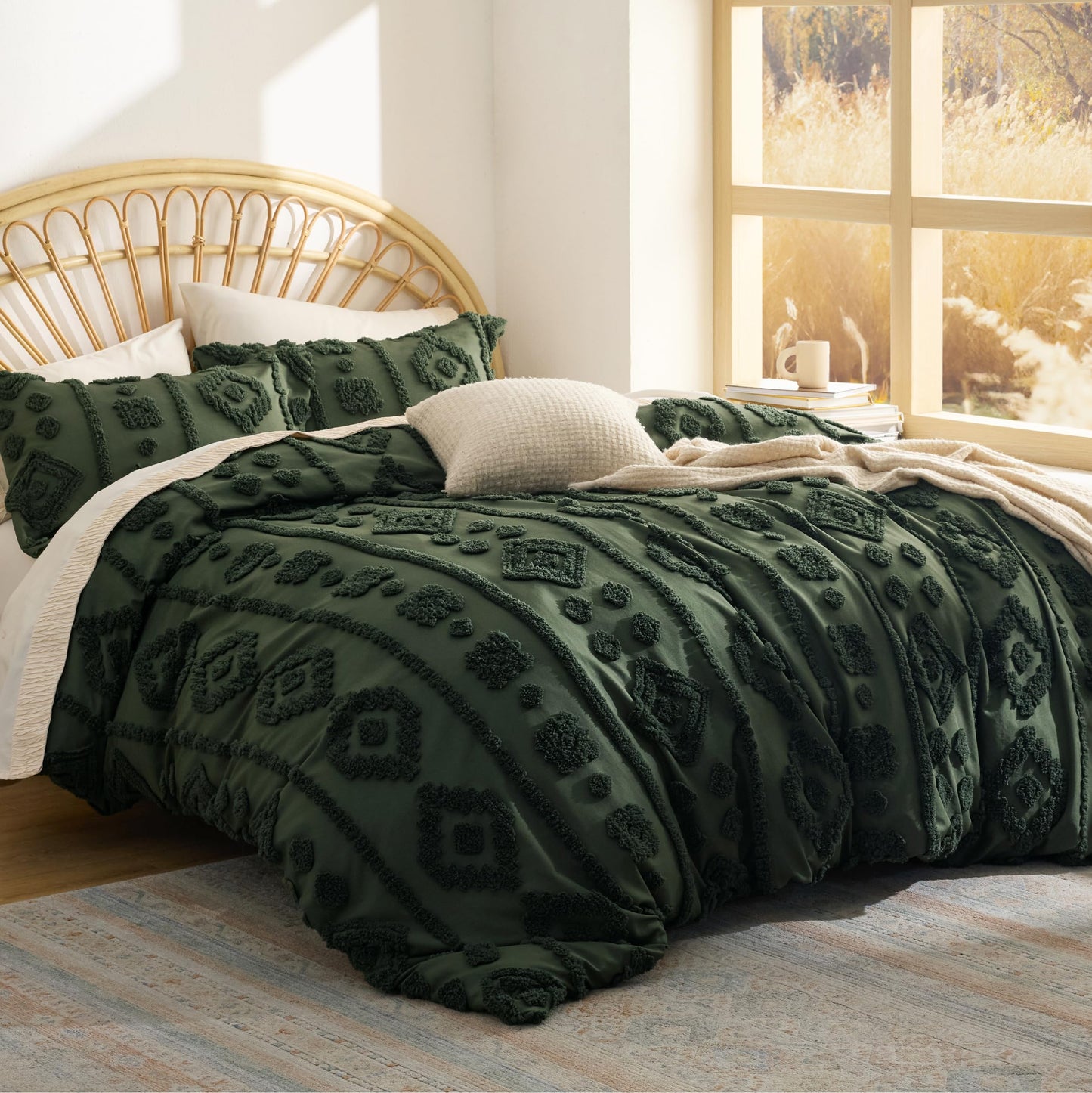 Bedsure Boho Tufted Green Comforter King Size, GentleSoft™ 3 Pieces Boho Farmhouse-Style Decor Bedding, Exquisite Bedding for All Seasons, 1 Bed Comforter, 2 Pillow Shams, 104x90 Inches