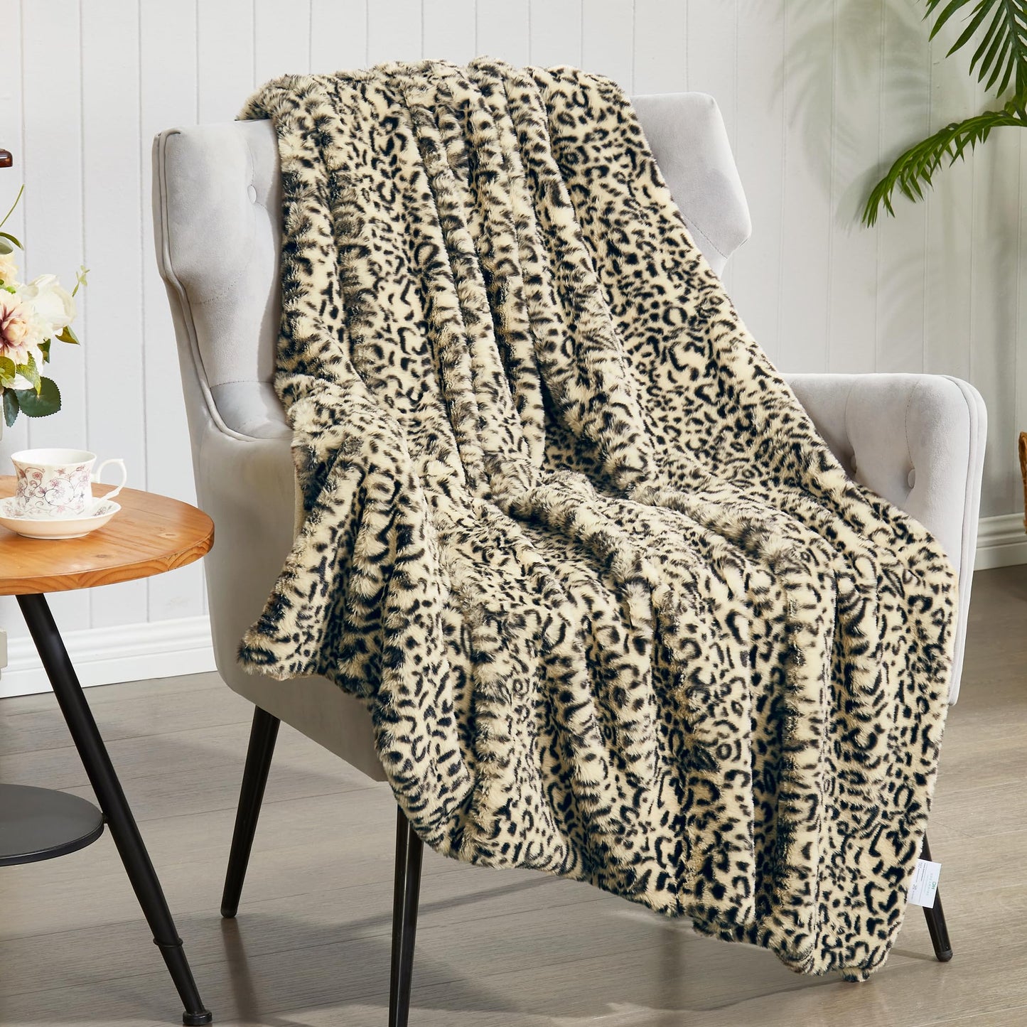 JONIYEAR Decorative Brown Leopard Print Faux Rabbit Fur Throw Blanket for Couch 50" x 60",Double Sided Soft Thick Warm Cheetah Blankets for Winter, Cute Cozy Plush Animal Printed Blanket for Women