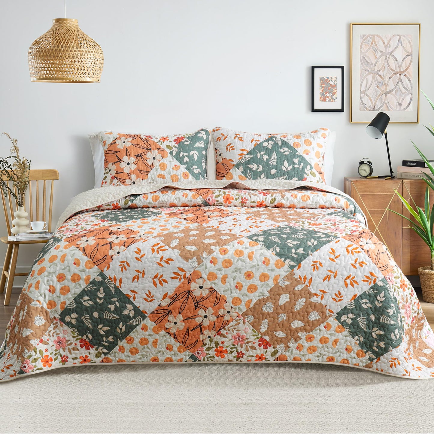 Whale Flotilla Patchwork Quilt King Size, Extra Soft Boho Floral Bedspreads for Bed Reversible Lightweight King Quilt Bedding Set Printed Coverlets with 2 Pillow Shams for All Seasons, Orange
