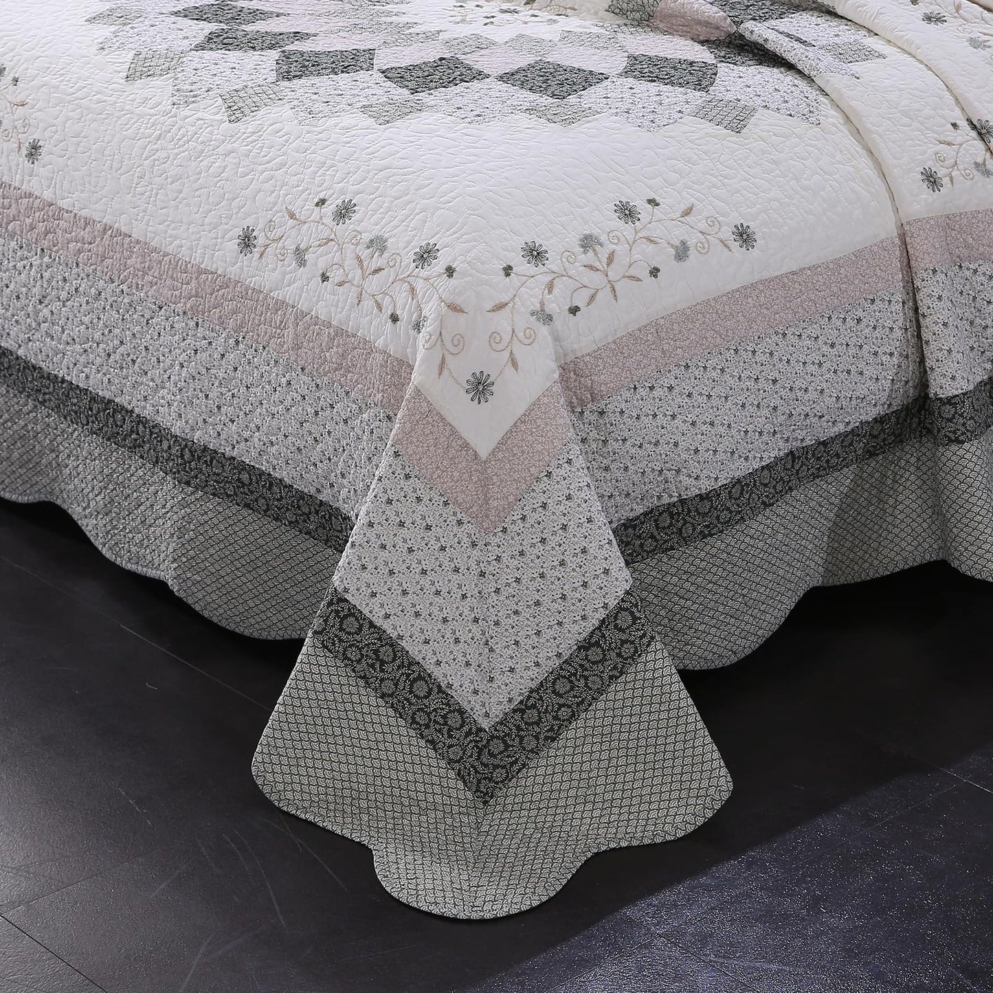 ROOMLIFE Quilt Set Queen Size 3D Floral Embroidery Pattern 3-Piece Cotton Reversible Quilted Embroidered Decorative Bedspreads Coverlet Bedding Set, Lightweight &Soft, All Season(90" X 94") Black