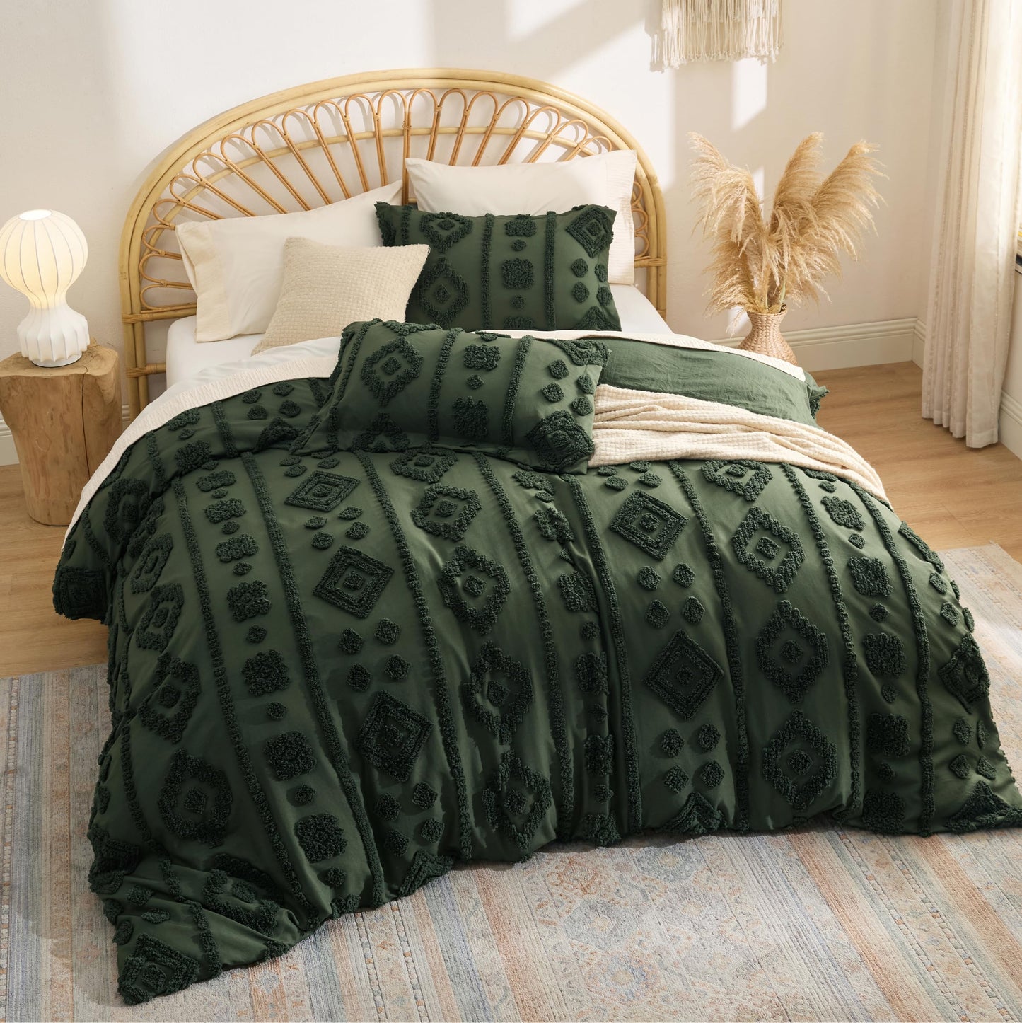 Bedsure Boho Tufted Green Comforter King Size, GentleSoft™ 3 Pieces Boho Farmhouse-Style Decor Bedding, Exquisite Bedding for All Seasons, 1 Bed Comforter, 2 Pillow Shams, 104x90 Inches