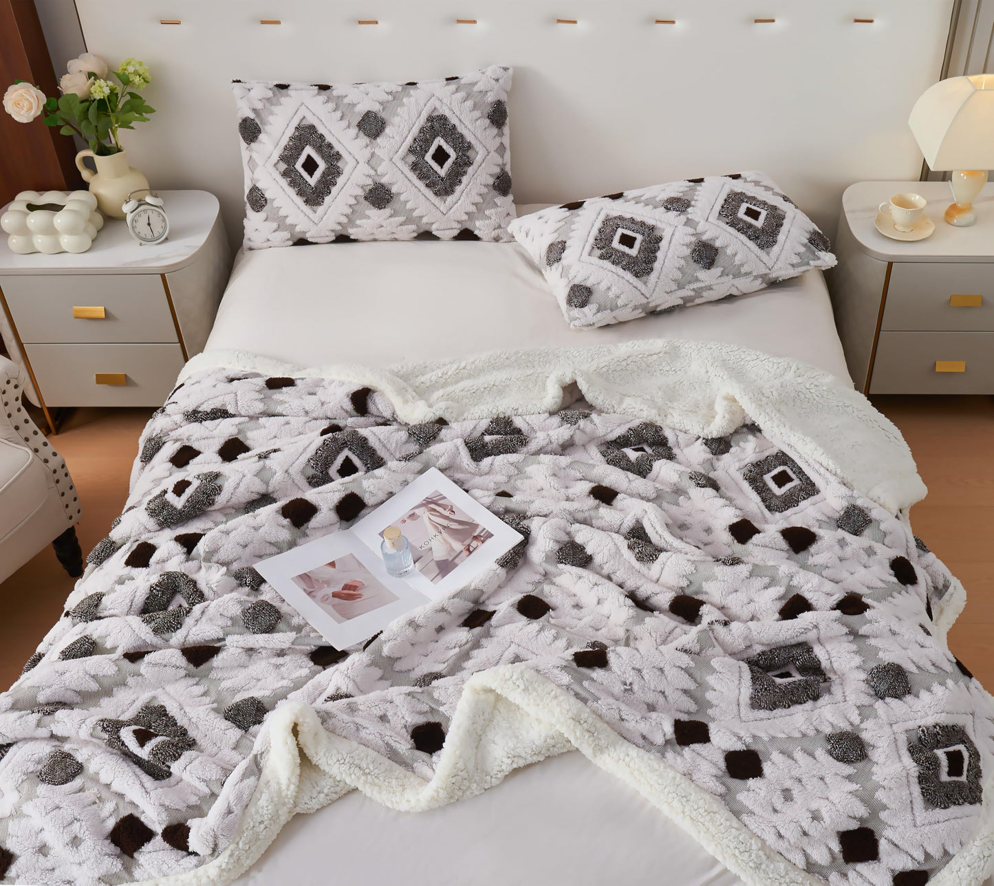 LEVINIS Boho Sherpa Fleece Blanket 80'' × 90'', Ultra Soft Aztec Queen Blanket for All Season, Plush, Cozy, Bohemian Throw Blankets for Bed/Couch/Sofa/Office/Camping, Dark Coffee