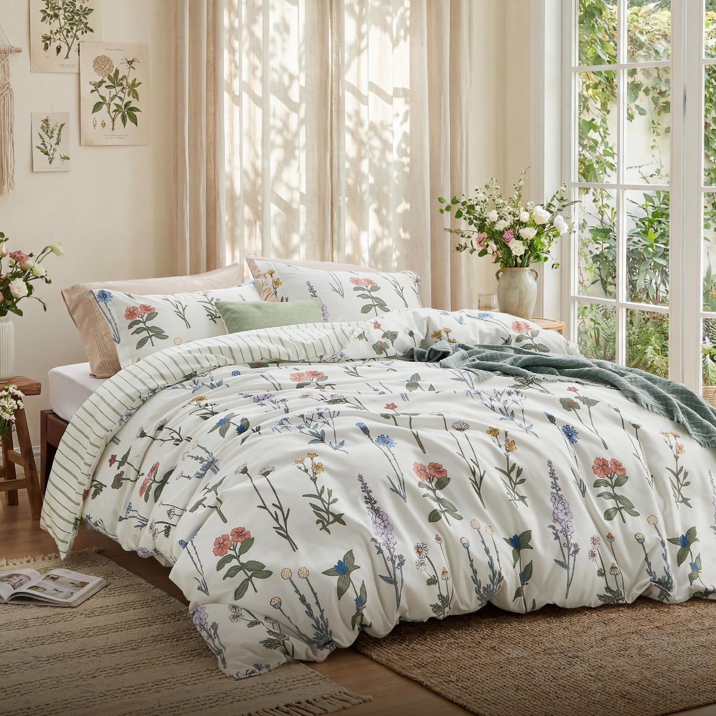 Bedsure Duvet Cover King Size - Reversible Cute Floral Duvet Cover Set with Zipper Closure, 3 Pieces White Bedding Set with 8 Corner Ties and 2 Pillow Shams 20"x36"