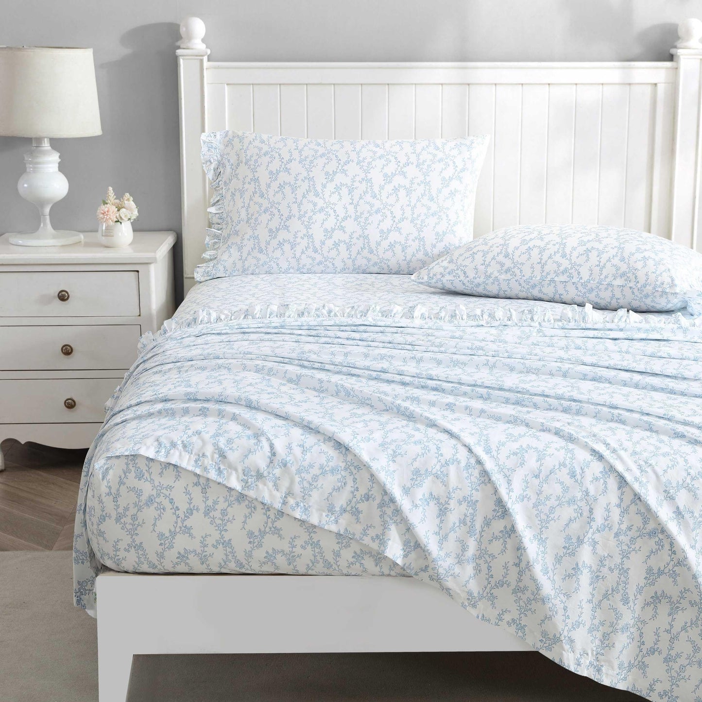 Laura Ashley – Twin Size Sheet Set, Crisp & Lightweight Cotton Percale Bedding with Fitted Sheet and Pillowcase, Floral Room Decor, Deep Pocket, College Dorm Room Essentials (Victoria Blue)