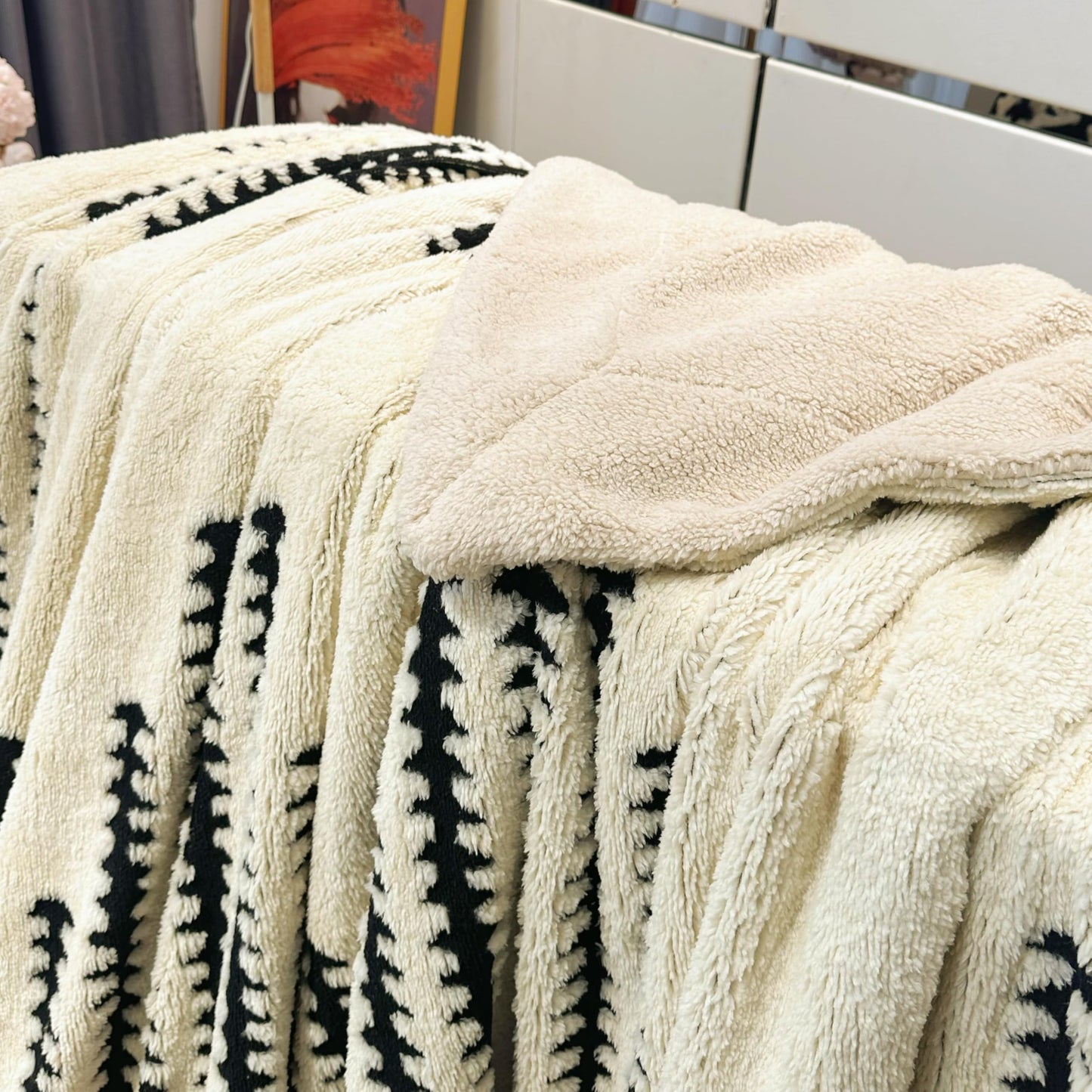 LEVINIS Boho Sherpa Throw Blanket 60'' × 80'', Sherpa Fleece Blanket for All Season, Southwestern Aztec Native American Cozy Blankets for Bed/Couch/Sofa/Office/Camping, Off White