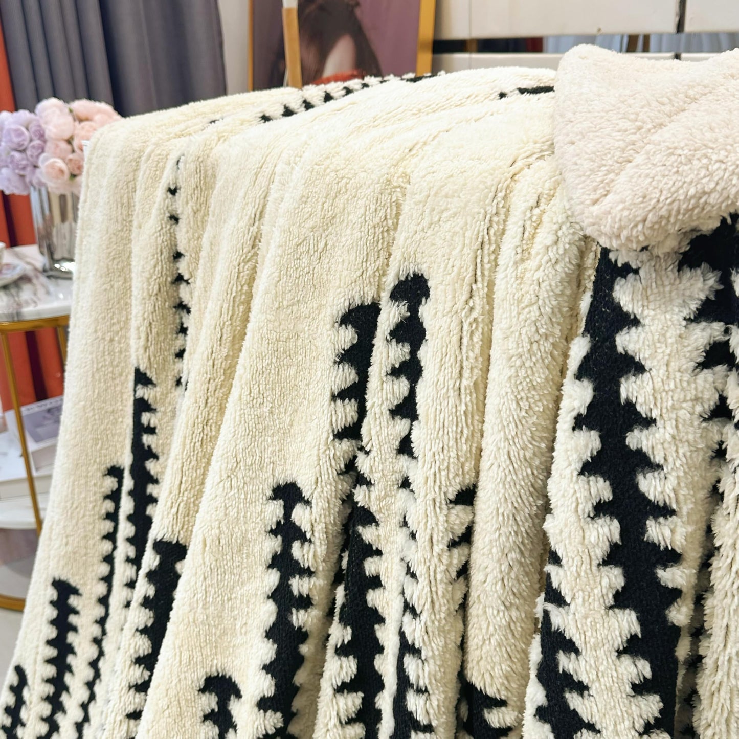 LEVINIS Boho Sherpa Throw Blanket 60'' × 80'', Sherpa Fleece Blanket for All Season, Southwestern Aztec Native American Cozy Blankets for Bed/Couch/Sofa/Office/Camping, Off White
