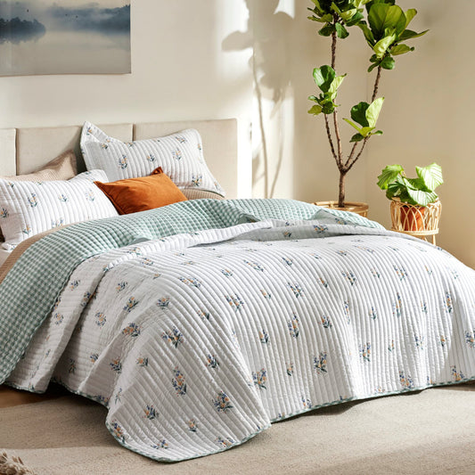 Bedsure Floral Quilt Queen Size - Reversible Botanical Floral Comforter, Spring Lightweight Bedspread Quilted Bedding, Soft Microfiber Coverlet for All Seasons (90"x96")