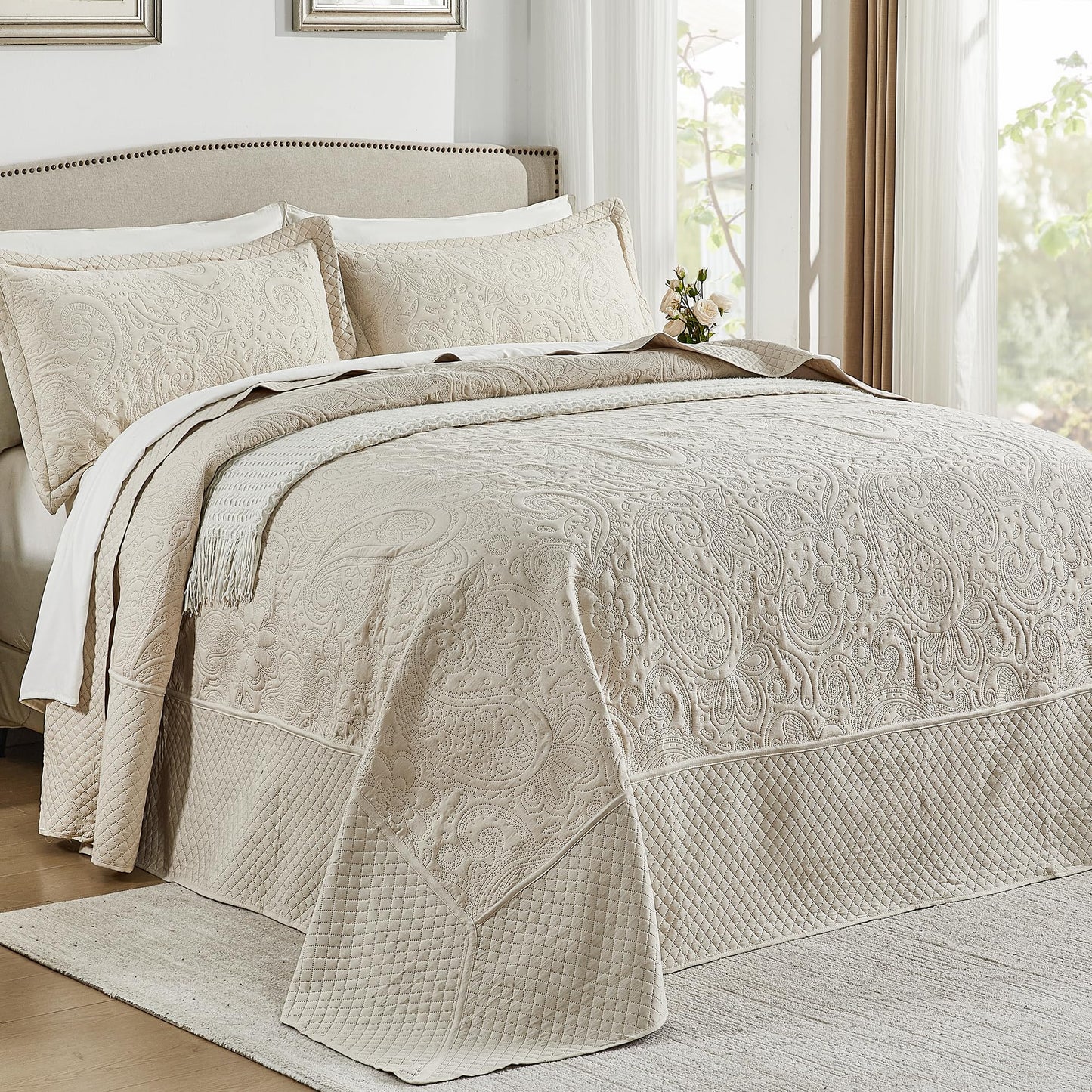 Qucover Alaska King Bedspread 132x 120, Oversized King Bedspread Extra Wide, 3 Piece Soft Microfiber Lightweight Oversized King Quilts Bedding Set, Quilting Paisley Pattern, with Pillow Shams, Beige