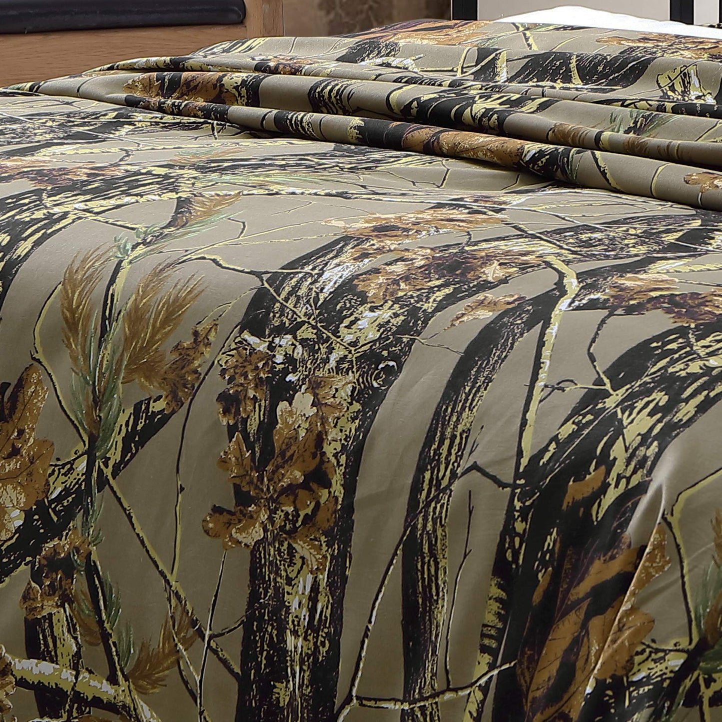 Chezmoi Collection Salem 4-Piece Cabin Lodge Forest Woods Sheet Set - Nature Camo Tree Leaves Printed Soft Microfiber Sheets - California King, Natural