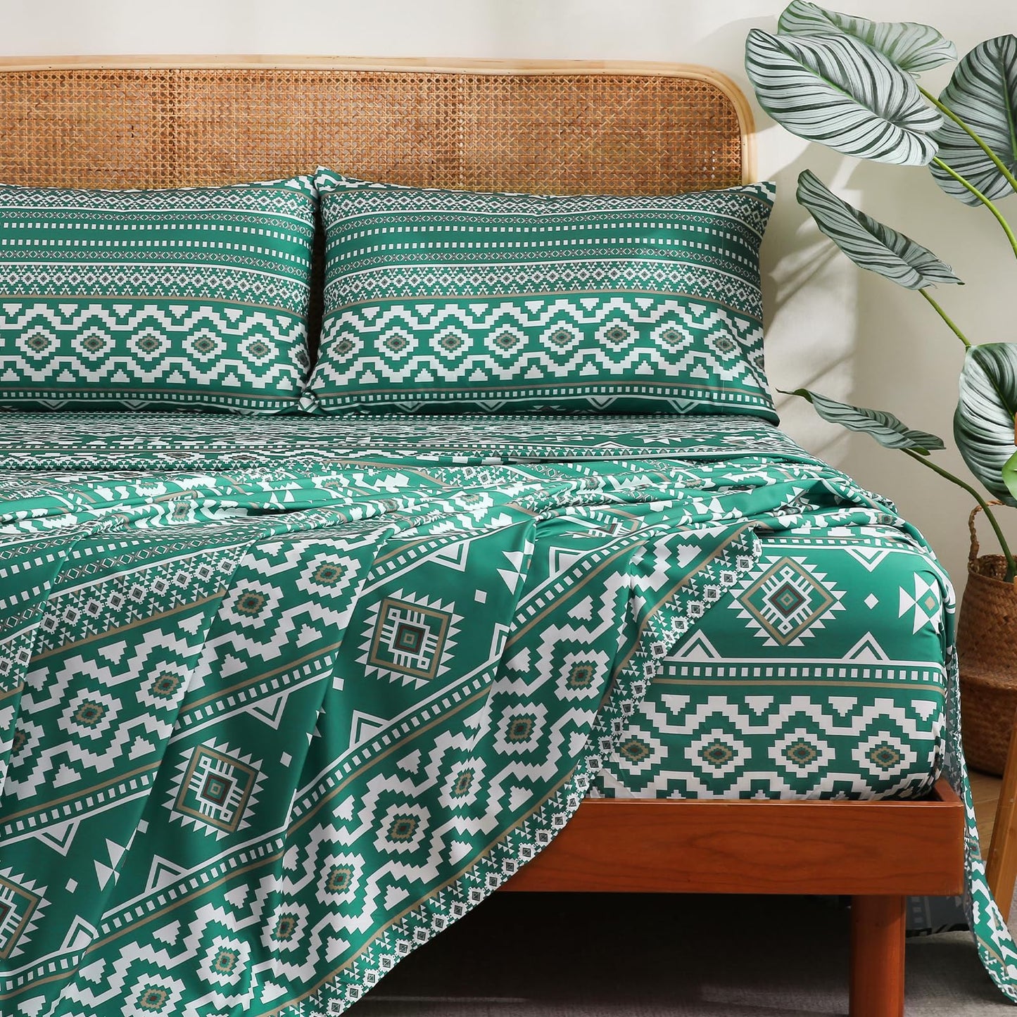 CozySmile 4 Pieces Queen Sheet Set Bohemian, Boho Sheets Soft Microfiber Deep Pocket, Western Sheets Geometric(Queen, Emerald Green)