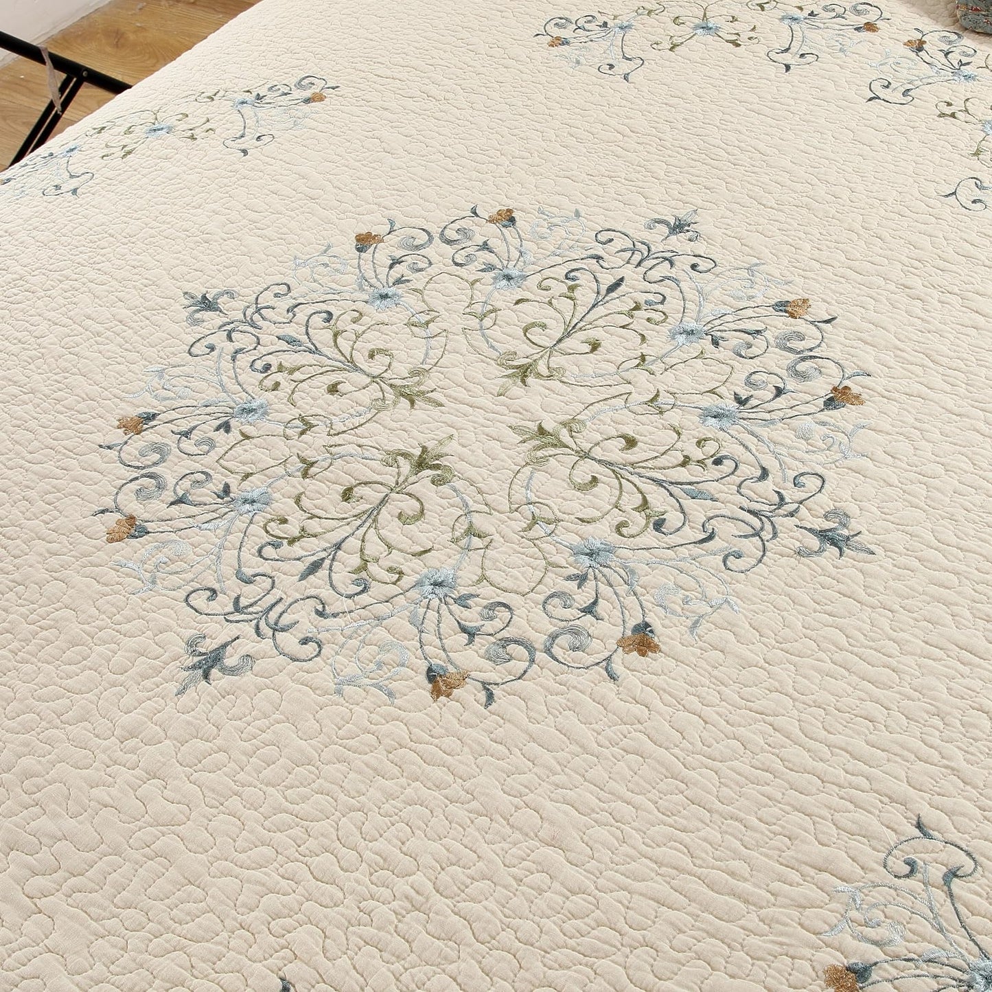 Quilt Set Floral Leaves 3D Embroidery Pattern 3 PCS Cotton Reversible Quilted Embroidered Decorative Bedspreads Coverlet Set, Lightweight &Soft Queen Size Beige Bedding Coverlet for All Season