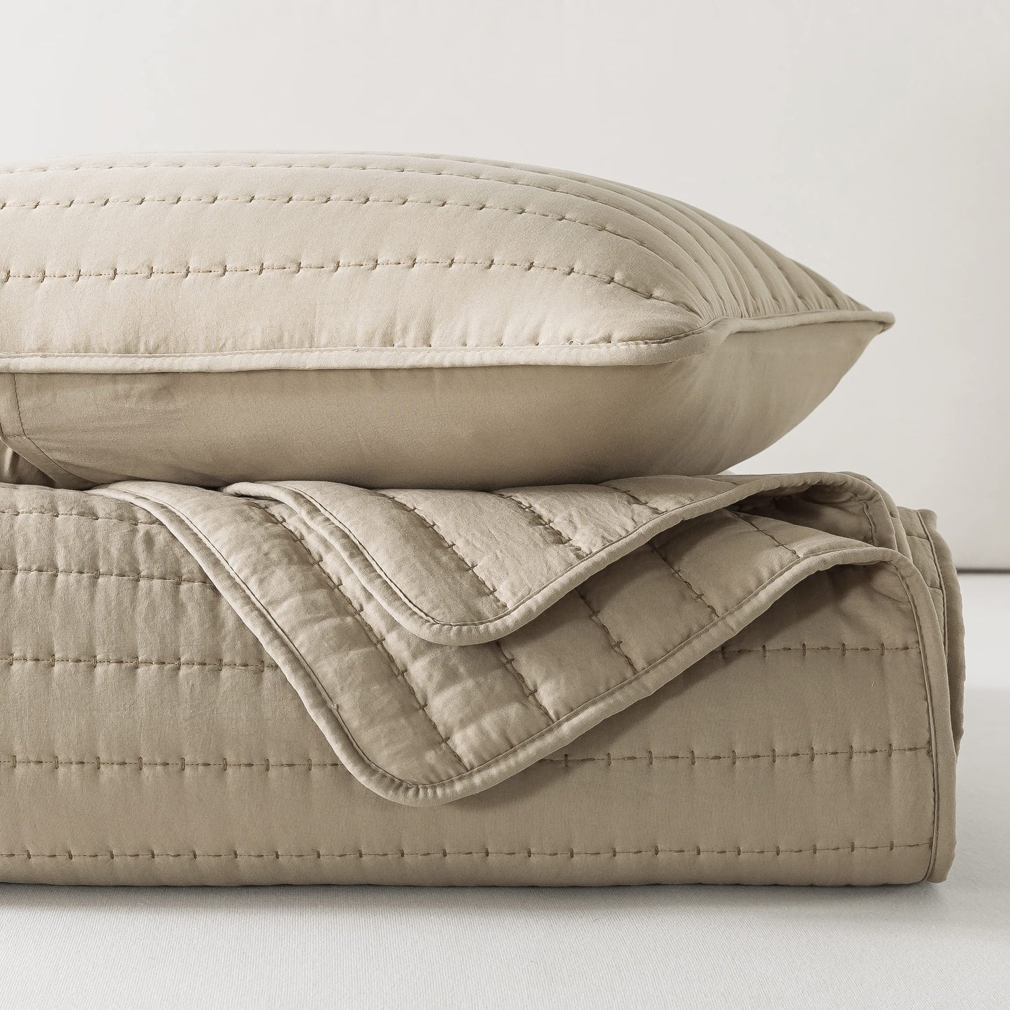 ROARINGWILD Beige Cream Tan King Size Quilt Bedding Sets with Pillow Shams, Lightweight Soft Bedspread Coverlet, Quilted Blanket Thin Comforter Bed Cover for All Season, 3 Pieces, 104x90 inches