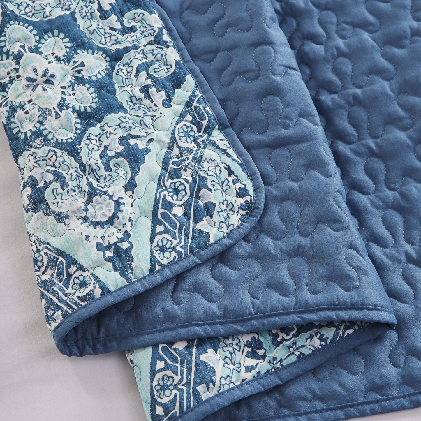 Comfort Spaces Reversible Quilt Set-Vermicelli Stitching Design All Season, Lightweight, Coverlet Bedspread Bedding, Matching Shams, Full/Queen (90 in x 90 in), Gloria Damask Aqua 3 Piece