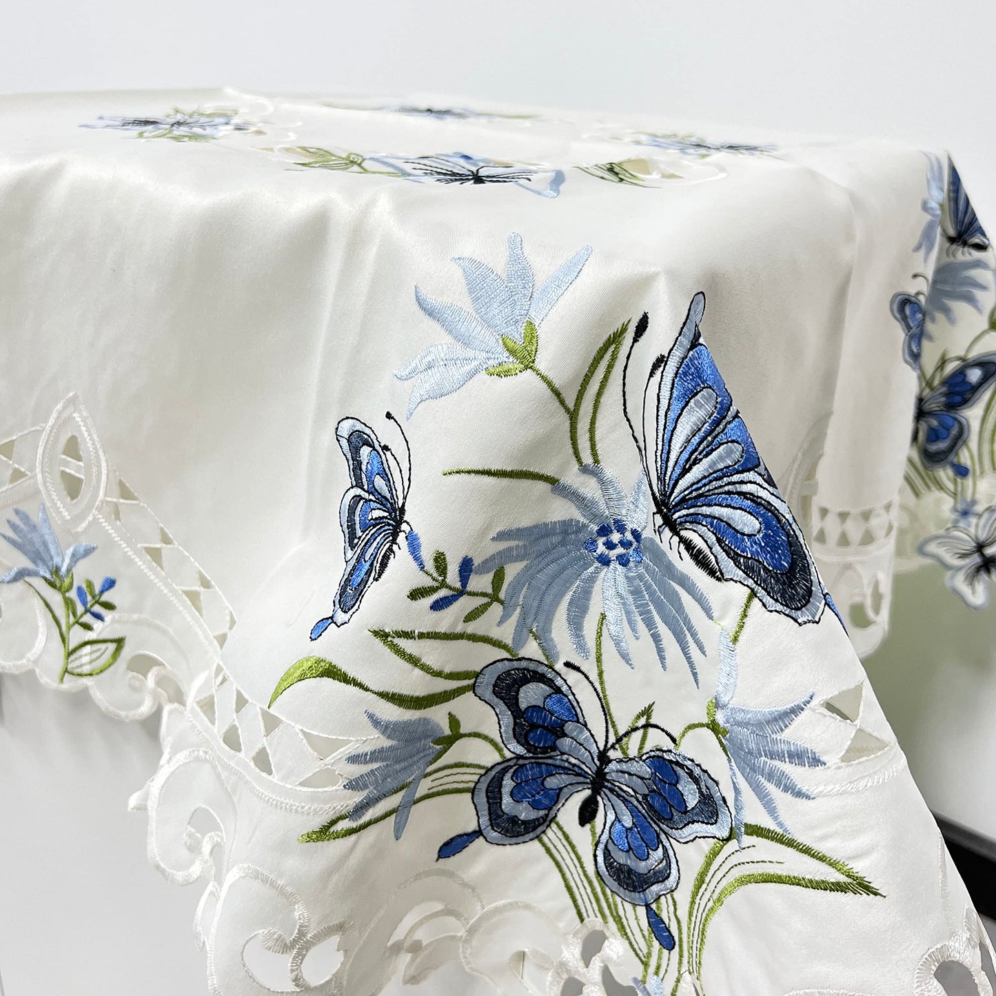 LeLehome 33 Inch Embroidery Square Tablecloth, Blue Butterfly Beige Vintage Classic Lace Floral Dining Small Table Cloth Cover