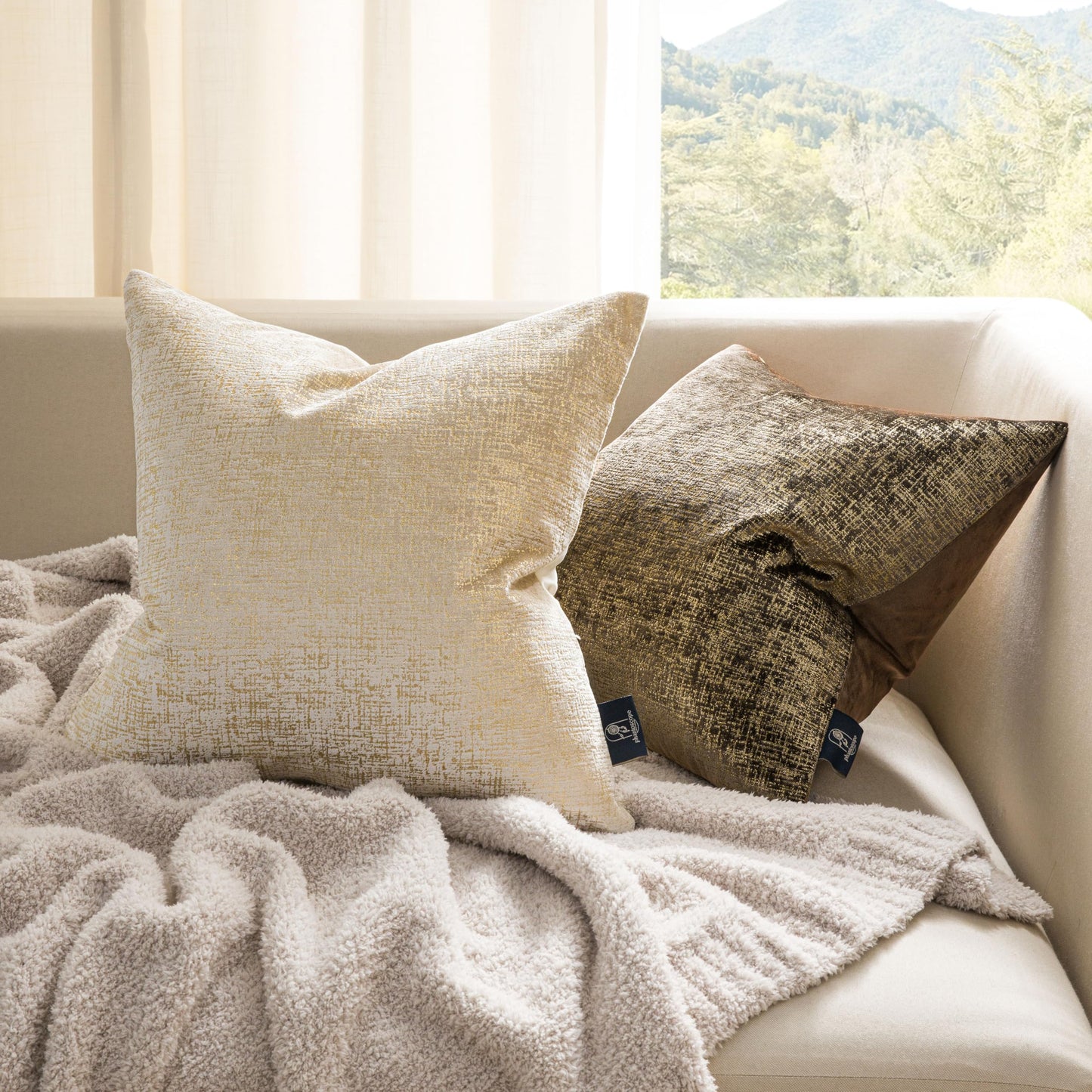 Phantoscope Pack of 2 Sparkling Velvet Geometric-pattern Throw Decorative Pillow Cover Soft Gold Glitter Square Cushion Cover Pillowcase for Couch Bed and Chair, Dark Brown, 18 x 18 inches, 45 x 45 cm