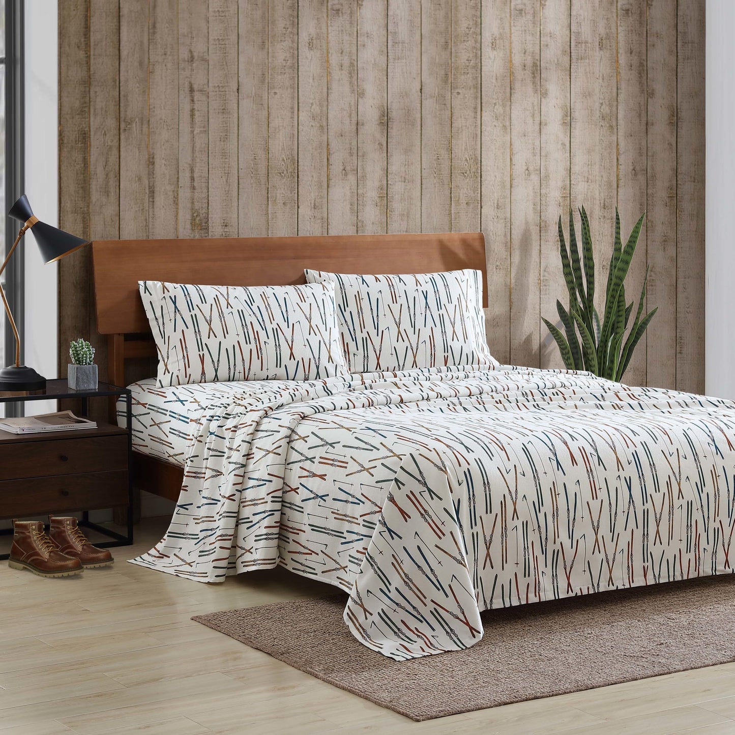 Eddie Bauer - Flannel Sheets Queen Size, Anti-Pilling & Wrinkle Resistant Cotton, Touchably Soft for All-Season Comfort - Bed Sheets with Matching Pillowcases & Fitted Sheet (Ski Line White)