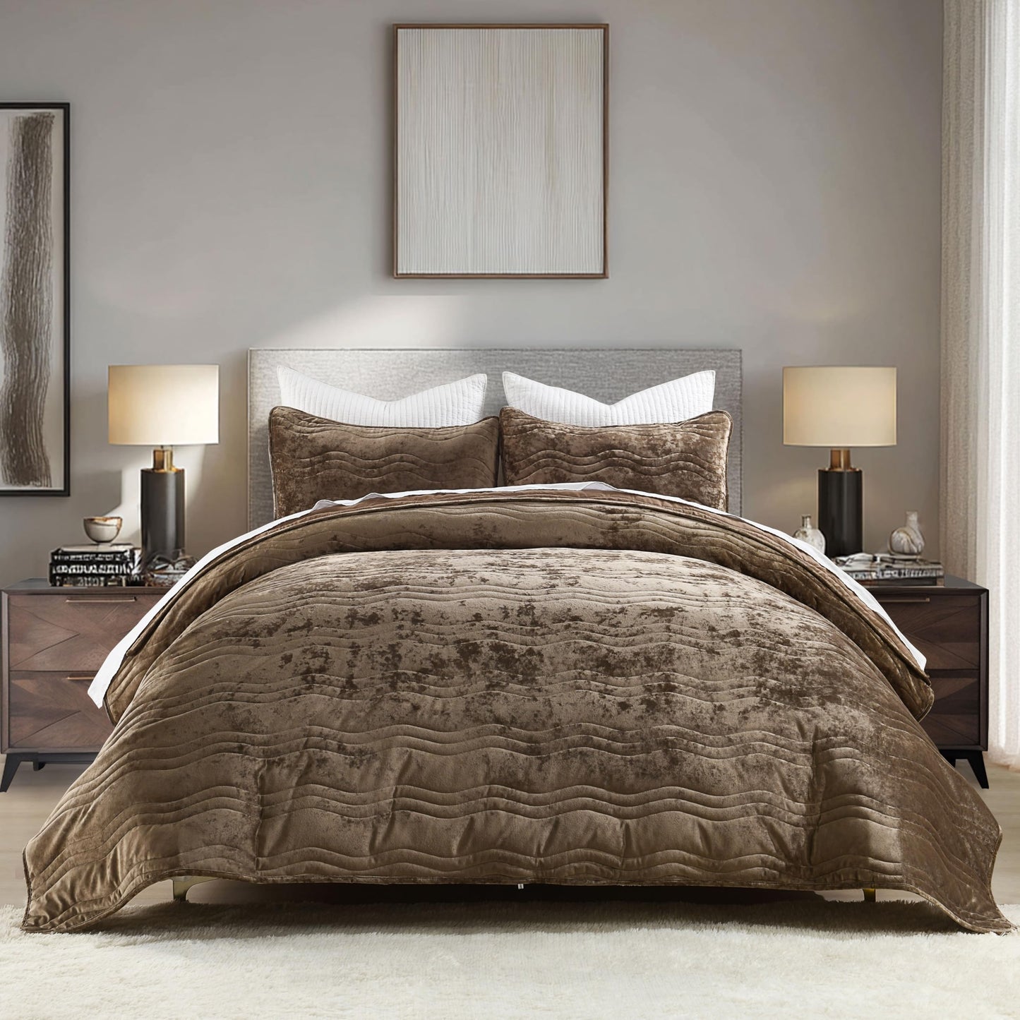 AJOCCI Velvet Quilt Set, Mocha Brown Velvet Quilt King Size Comforter Set, Luxury Bedding Soft Plush Bedspread, Machine Washable Coverlet, All-Season 3 Pieces