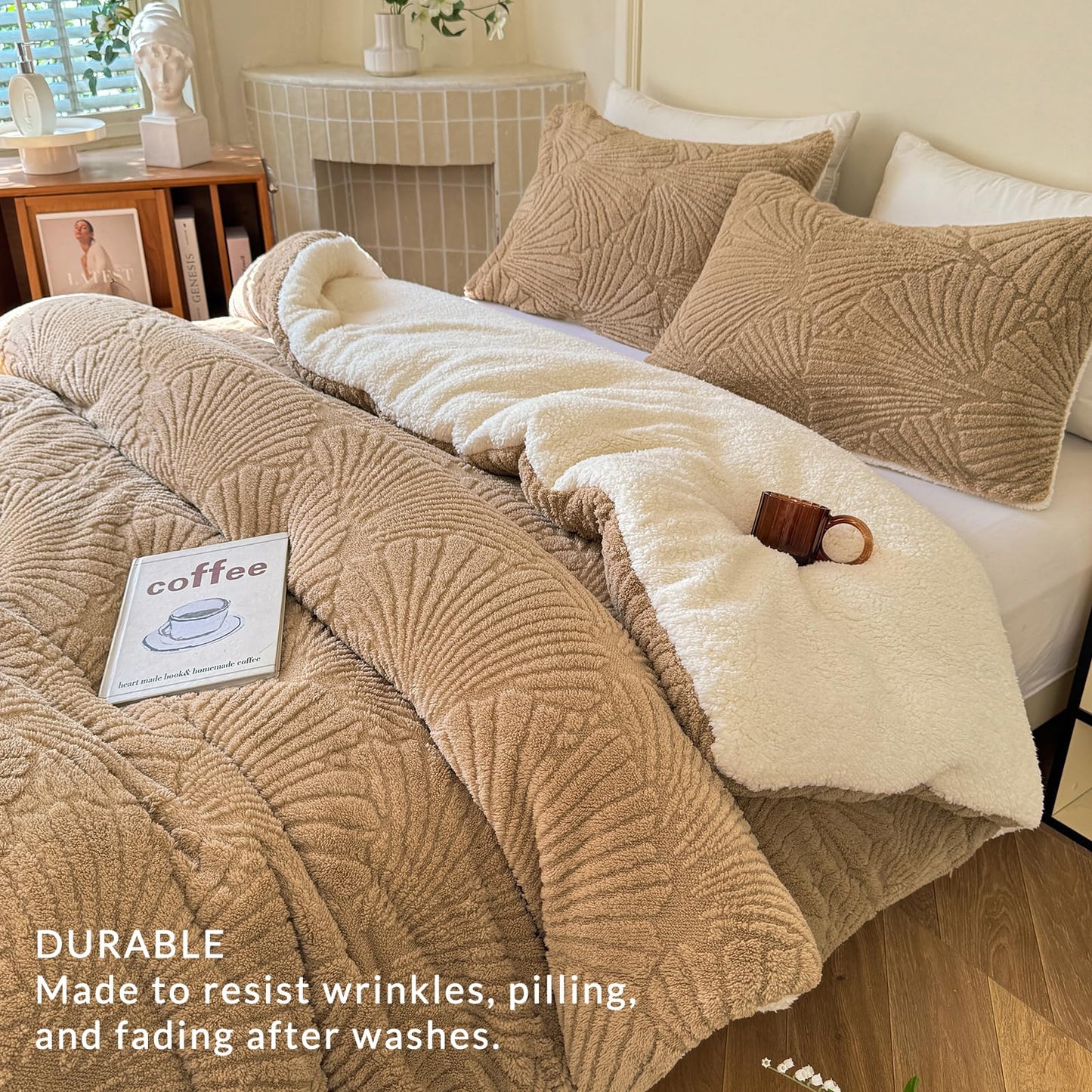 tohrisa Seashell Jacquard Sherpa Comforter Set Warm Cozy Premium Bedding 3 Pieces, King Size Geometric Pattern Quilt Comforter with 2 Pillowcases(104"X90" Beige)