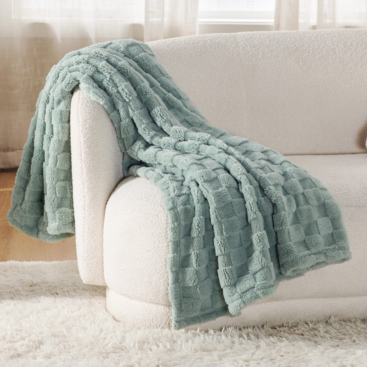 Bedsure Fleece Blanket Throw Size (Beige & Sage Green)
