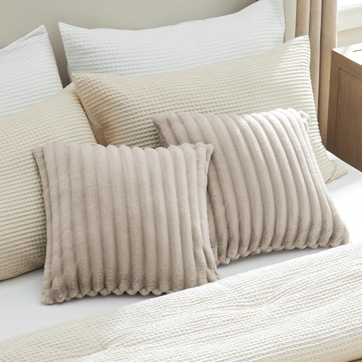 Bedsure Linen Fleece Blanket & Throw Pillow Covers Line