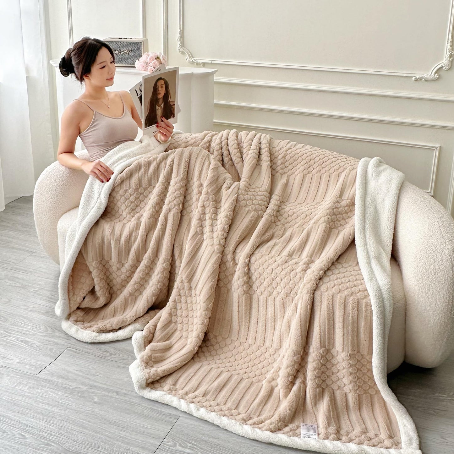 UKELER Sherpa Bed Blanket 80 × 90 inch, Ultra Soft Queen Size Throw Blankets for All Season, Cozy Plush Striped Fleece Blanket for Bedroom Living Room Dorm Hostel Sofa Camping, Camel