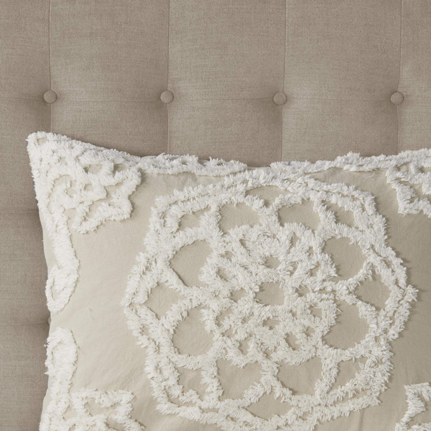 Madison Park Laetitia Lightweight 100% Cotton Quilt Set, Breathable Chenille Tufted, Shabby Chic Boho Medallion Design, Sham, Floral Taupe w/ Tassels, Full/Queen-2 Piece