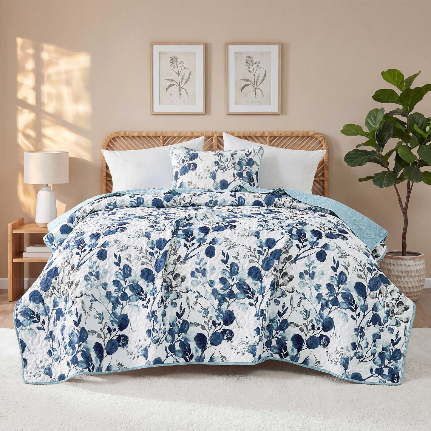 Regency Heights Quilt Set Quilted Bedspread Reversible Lightweight Floral Printed Oversized Quilted Bedding Set with Shams 2pc, Twin Size, Navy Blue