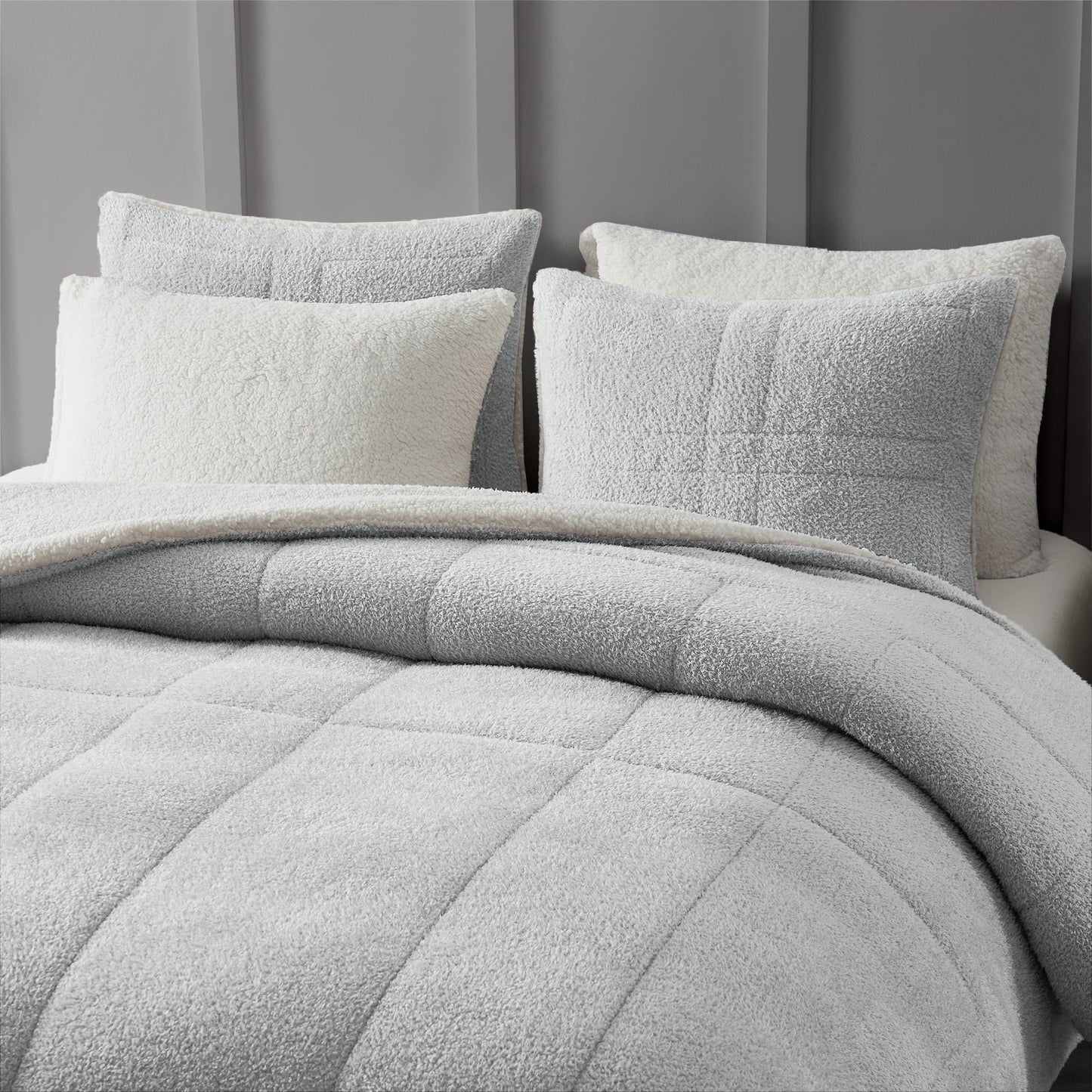 Wonderful Grey Tufted Textured Fleece Comforter Set King Size, 3 Pieces Fluffy Faux Teddy Fur Lightweight Comforter Sets with Pillow Shams, Soft Shaggy Plush Bedding Set for Winter