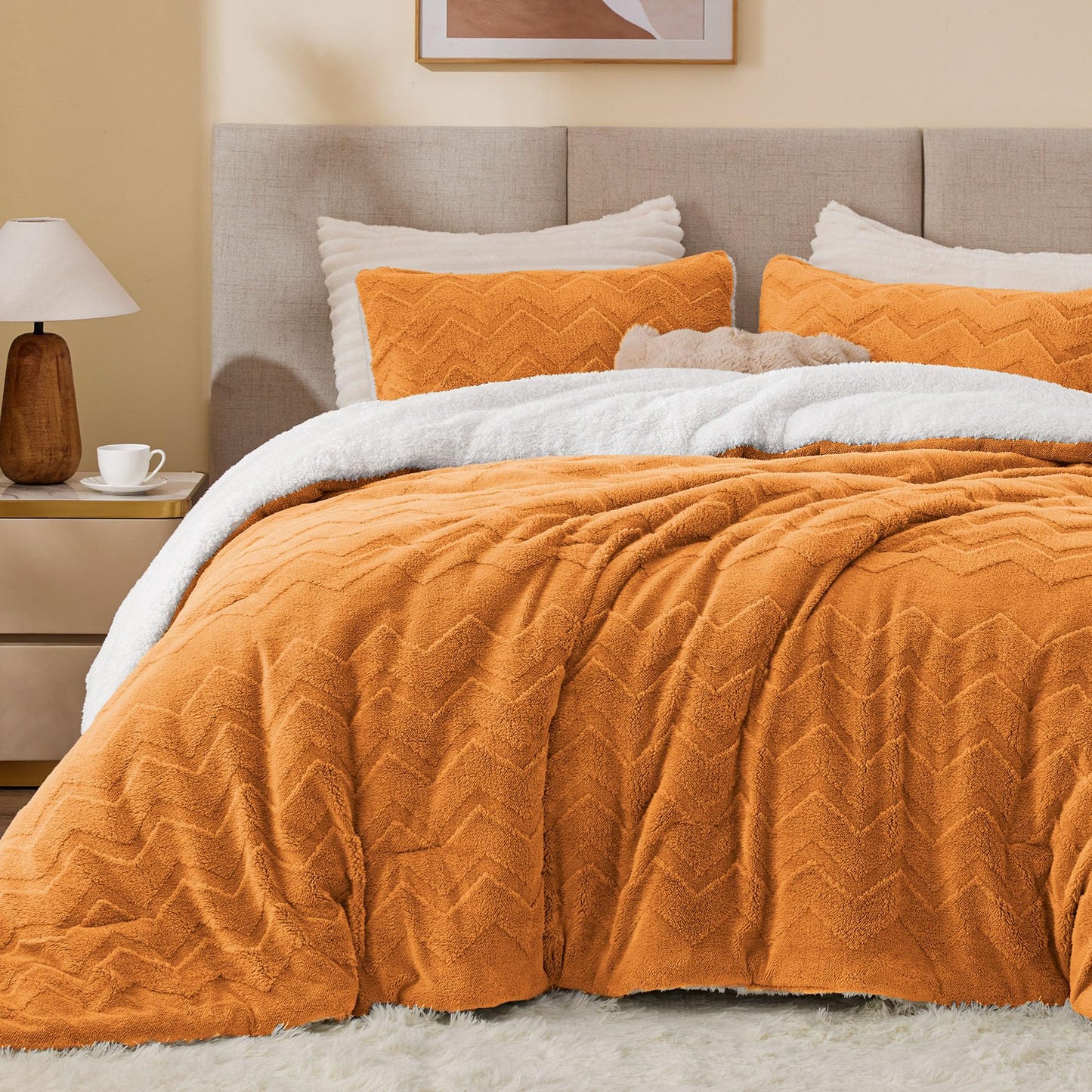 BEDELITE Fluffy Queen Comforter Set - Super Soft Sherpa Burnt Orange Comforter for Queen Size Bed, Luxury Warm Bedding Set for Winter, Fuzzy Bed Set 3 Pieces (1 Comforter, 2 Pillowcases)