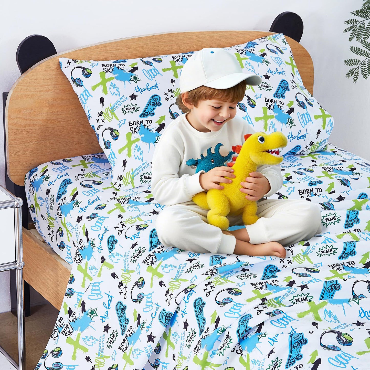 Softan Kids Bed Sheet Set, 3-Piece Twin Sheets Set, Microfiber Fitted Sheet with Corner Straps, Breathable & Silky Soft Trendy Skateboard Graffiti Printed Sheet and Pillowcase Sets