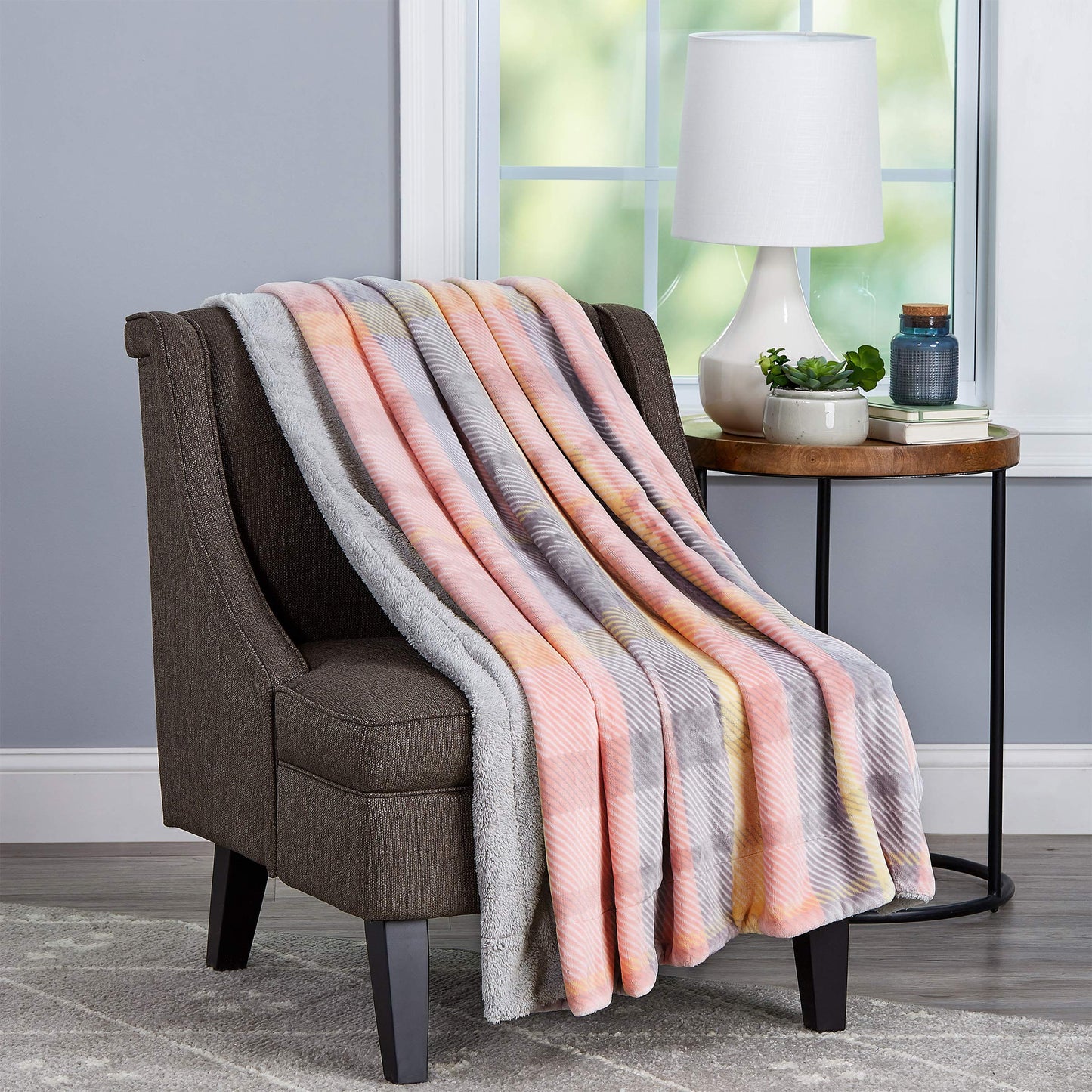 Home Bedford Blanket Throw – Oversized Plush Woven Polyester Sherpa Fleece Plaid Throw – Breathable and Machine Washable in Modern Blush