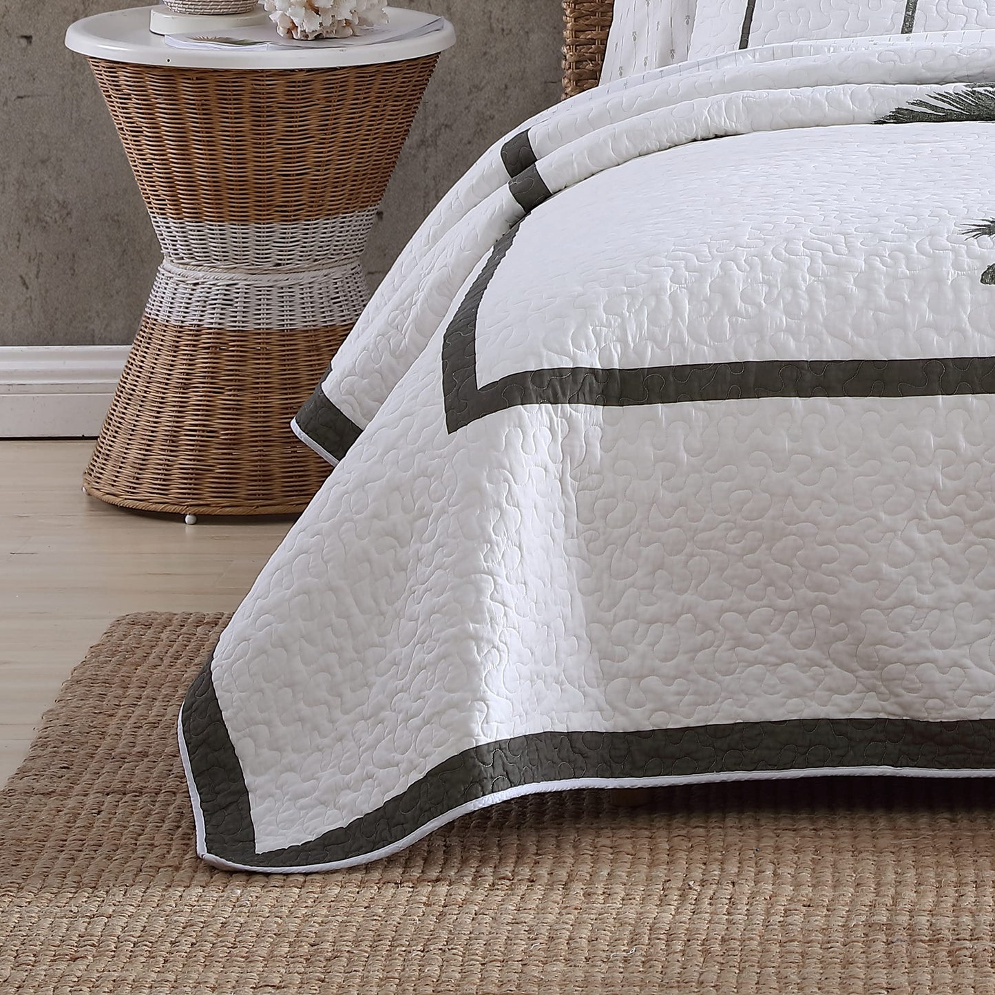 Tommy Bahama - King Quilt, Reversible Cotton Bedding, Breathable Bedding Set for All Seasons (Palm Island Green, King)