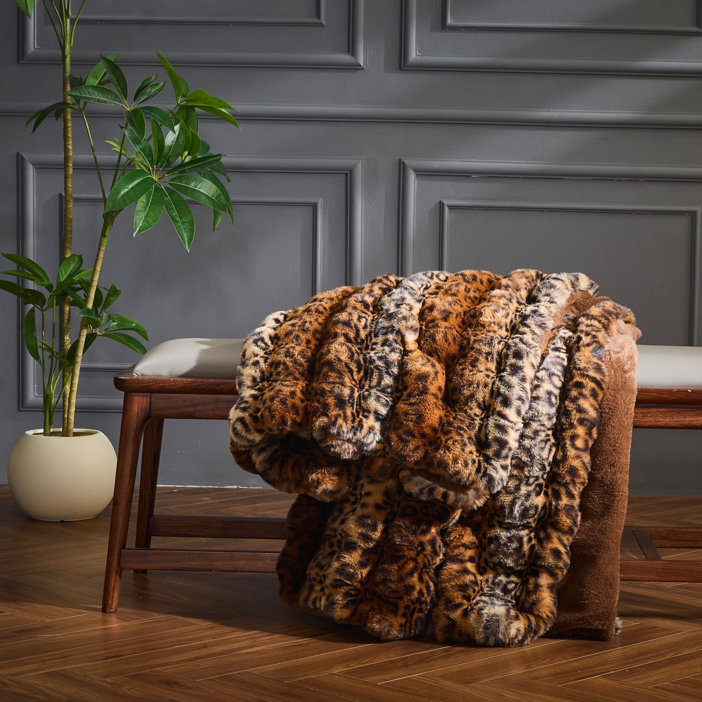 UKELER Leopard Throw Blanket 50''x60'', 750 GSM Double Sided Faux Fur Blankets and Throws for Bed Sofa Travel and Camping, Super Soft Cozy Fluffy Plush Blanket, Cheetah Print Blankets for All Seasons