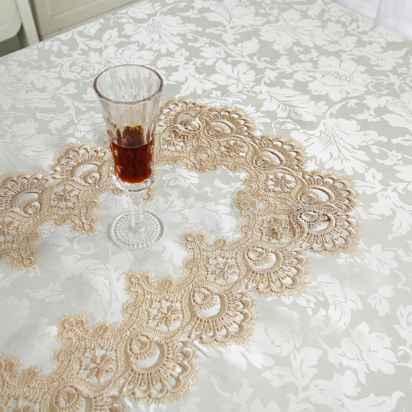 ZHUIDUSI Lace Tablecloth Farmhouse Square Picnic Table Cover Spring Antique Flower Decor Macrame Brown Outdoor Table Cloth for Outdoor Coffee Rustic Kitchen Party Birthday Picnic