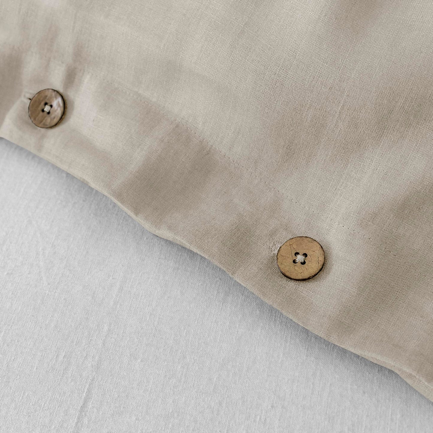 EVERLY 100% Pure Linen Duvet Cover Set Queen Size90X90Inch 3pcs (1 Duvet Cover,2 Pillowcases) Soft and Breathable for All Season with Coconut Button Closure, Suitable for Hot Sleepers-Linen-Queen