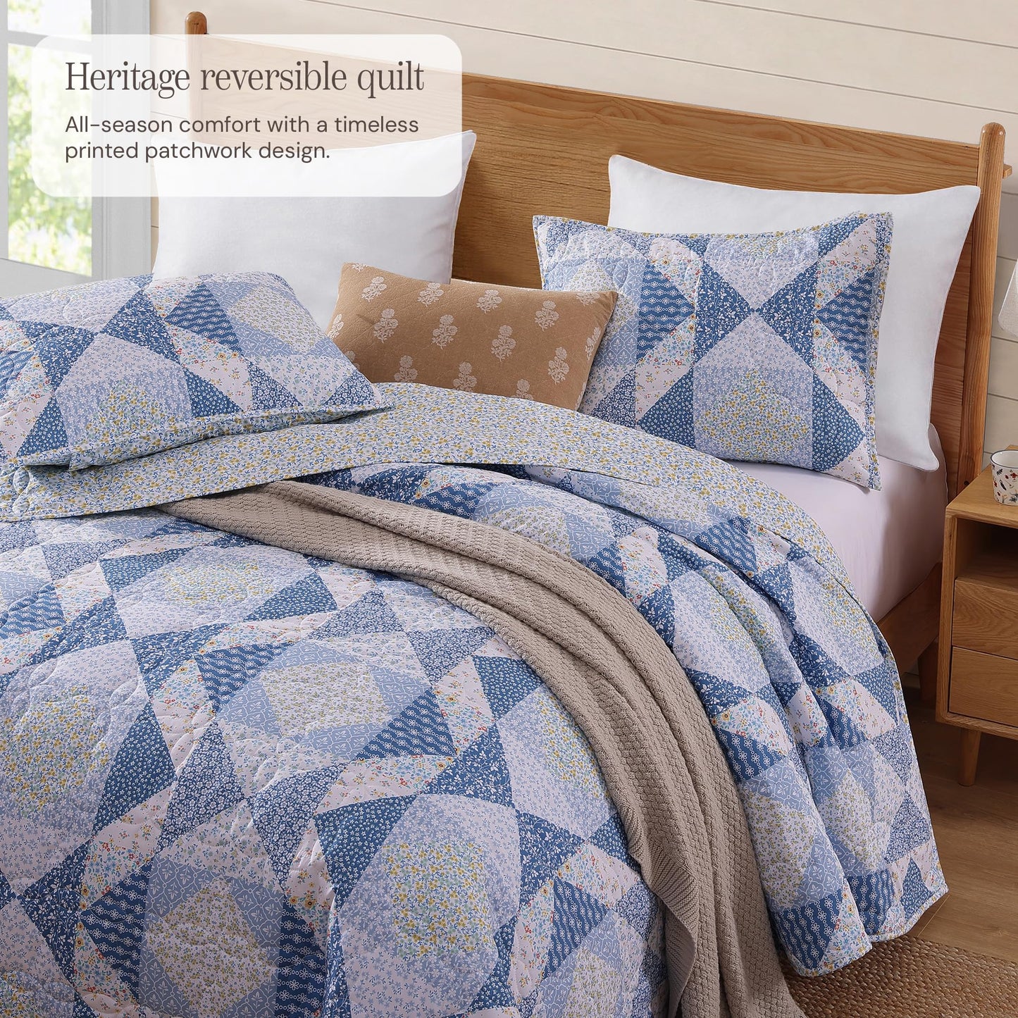 BLOOMHAVEN Quilt Set Queen Size, Patchwork Blue Marigold Floral Quilt Sets, Reversible Bedspread Lightweight and Breathable for All Seasons, Soft Quilted Bedspread with 2 Pillow Shams